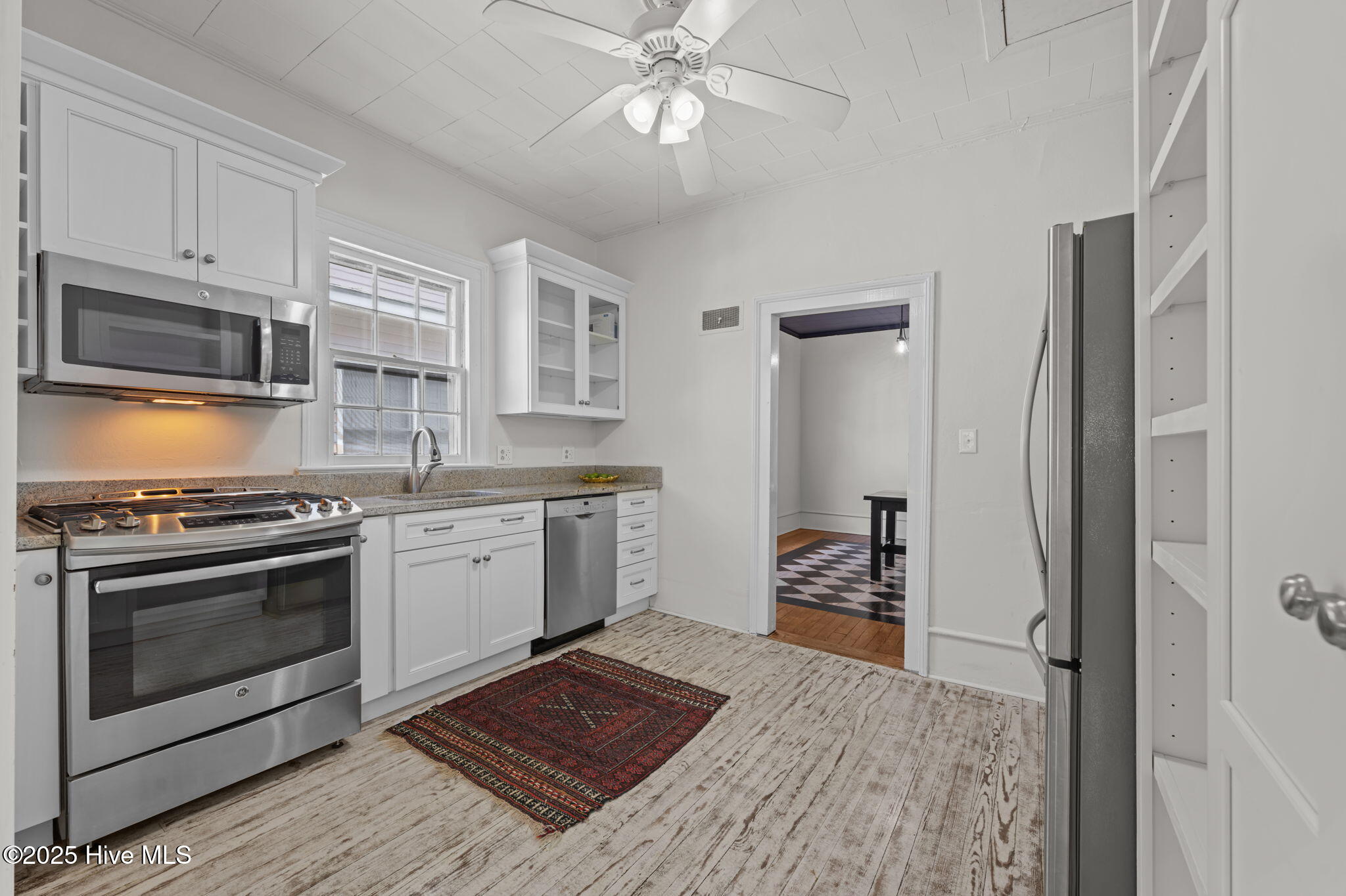 1422 Spencer Avenue Property Photo 4