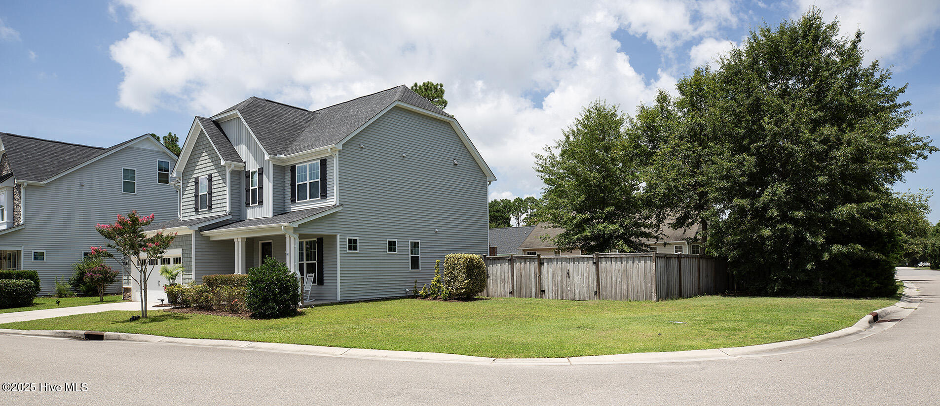 5028 Laurenbridge Lane Property Photo 3