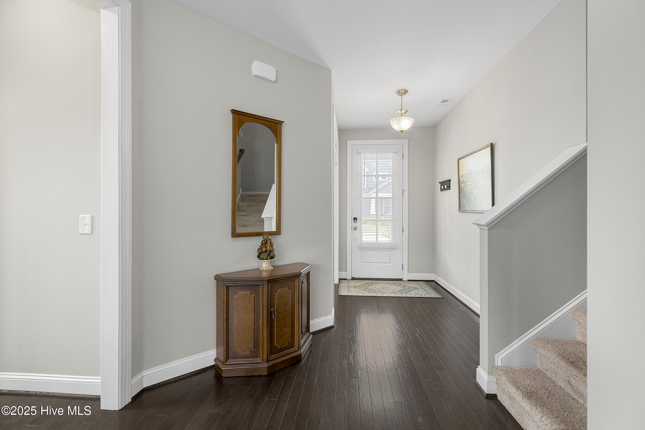 5028 Laurenbridge Lane Property Photo 6