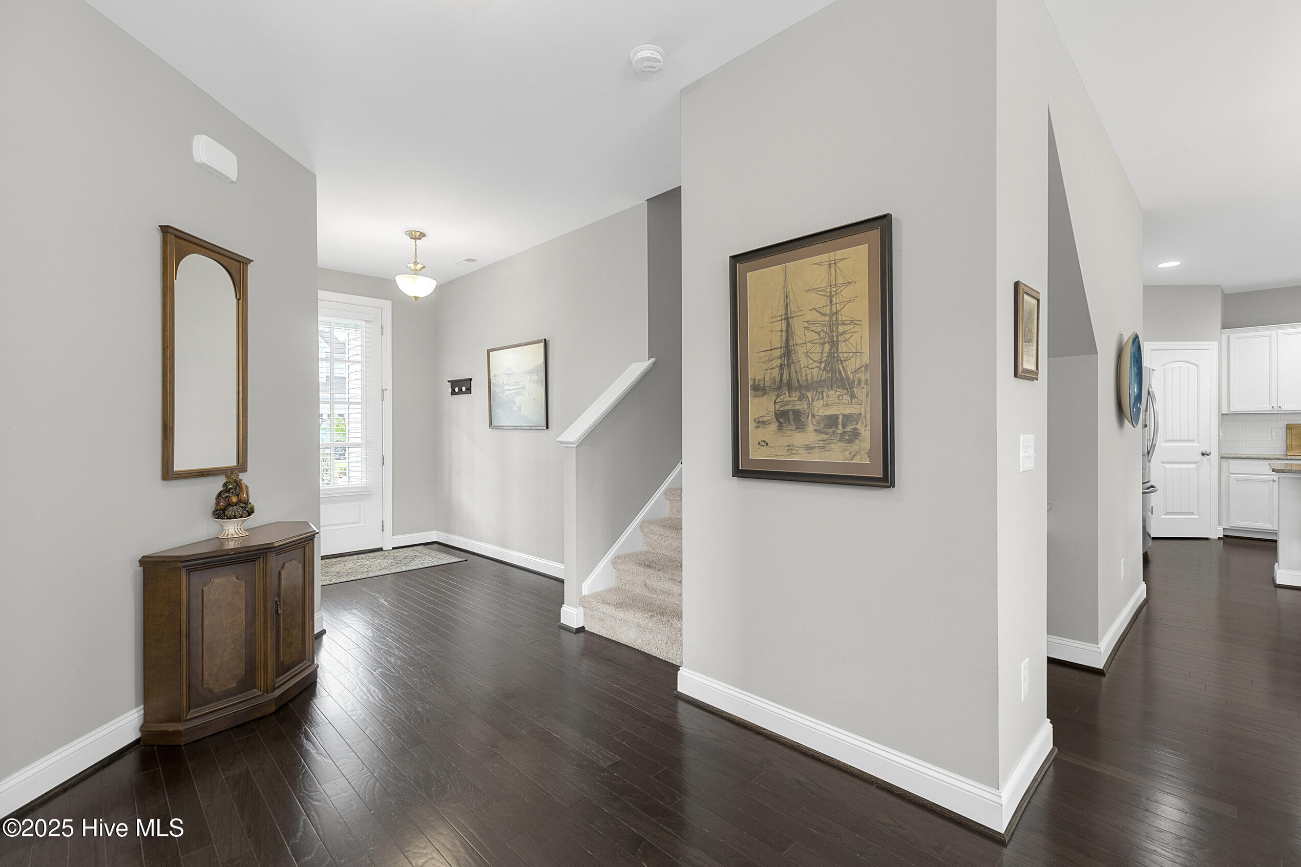 5028 Laurenbridge Lane Property Photo 10