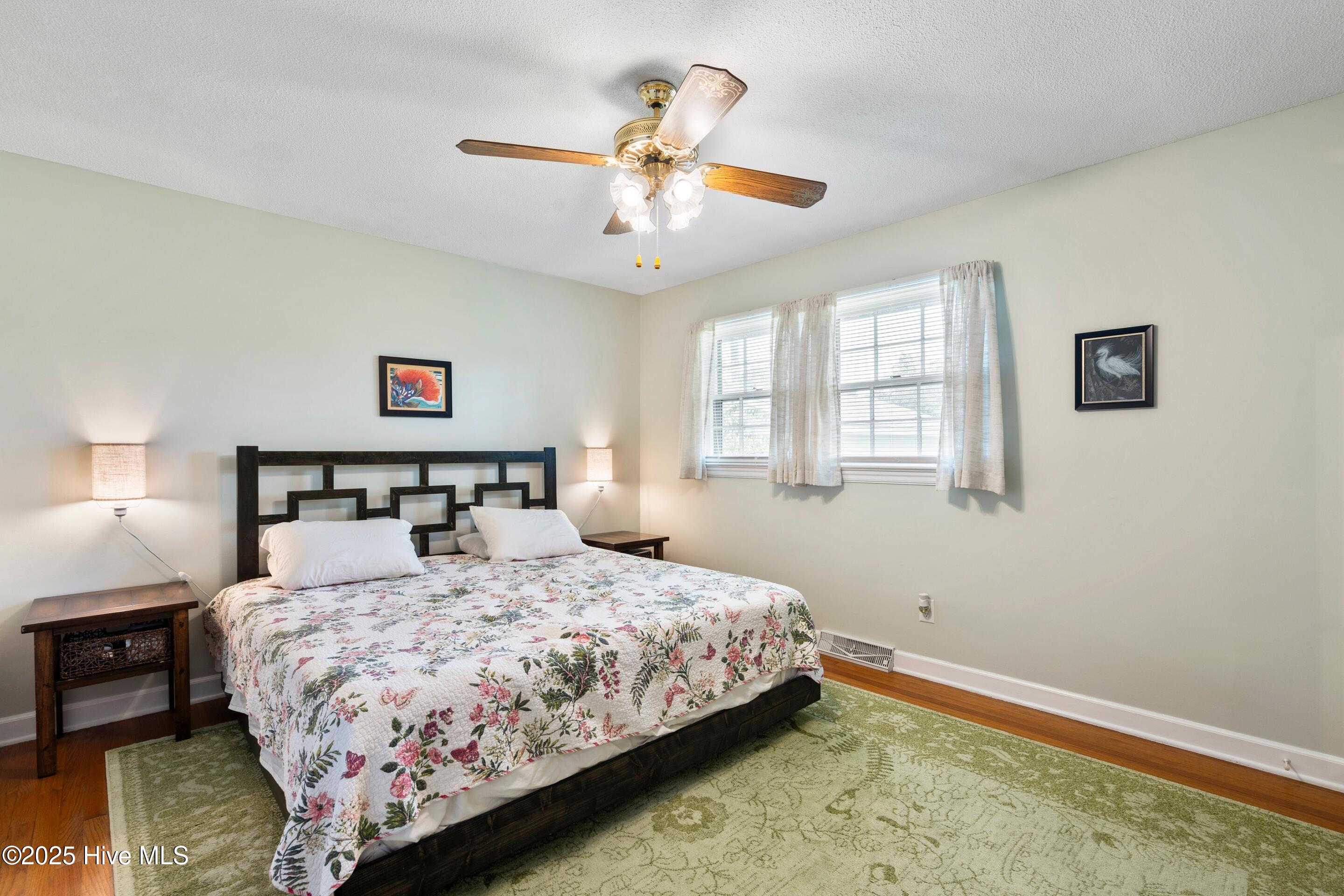 616 N Graham Street Property Photo 32