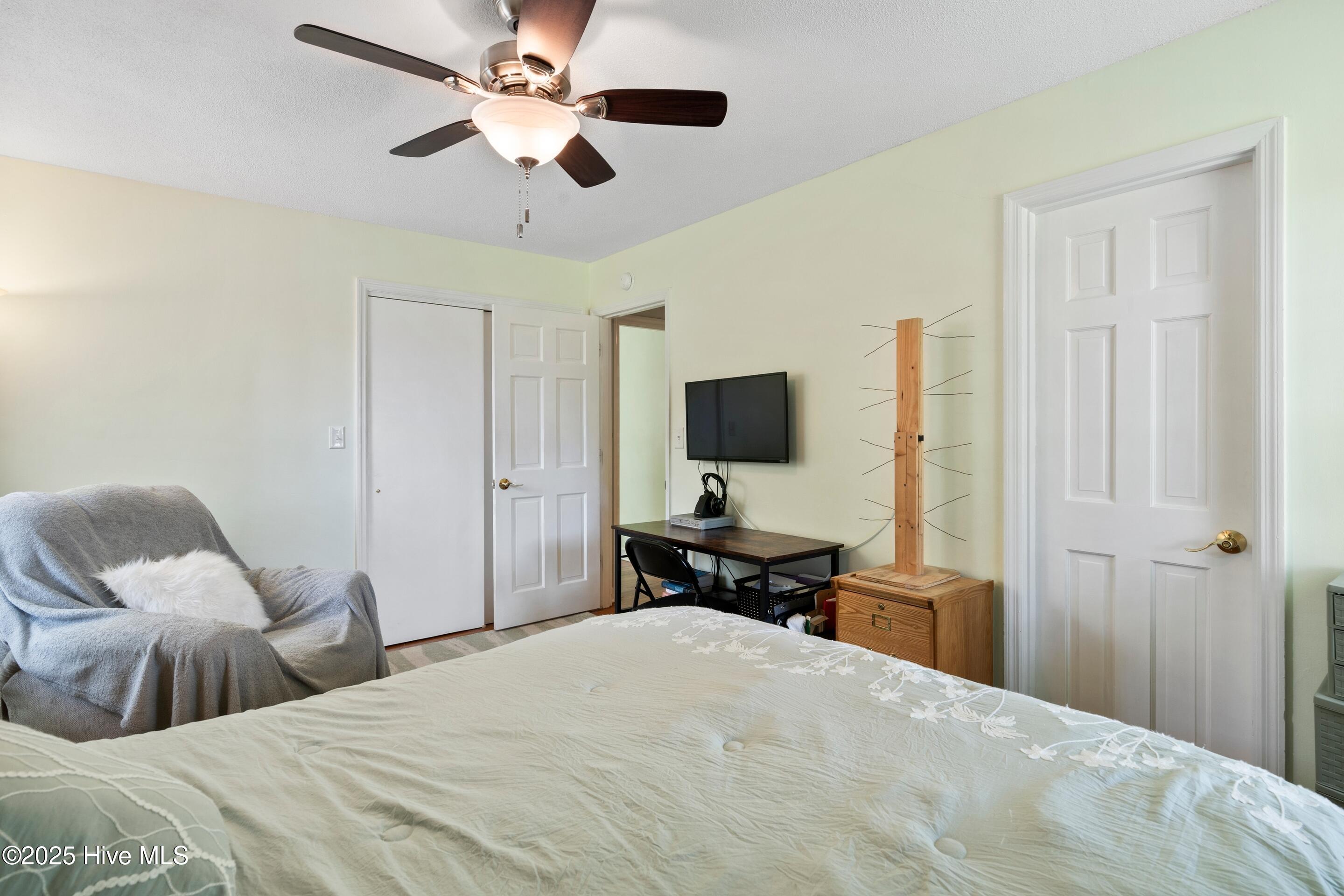 616 N Graham Street Property Photo 44
