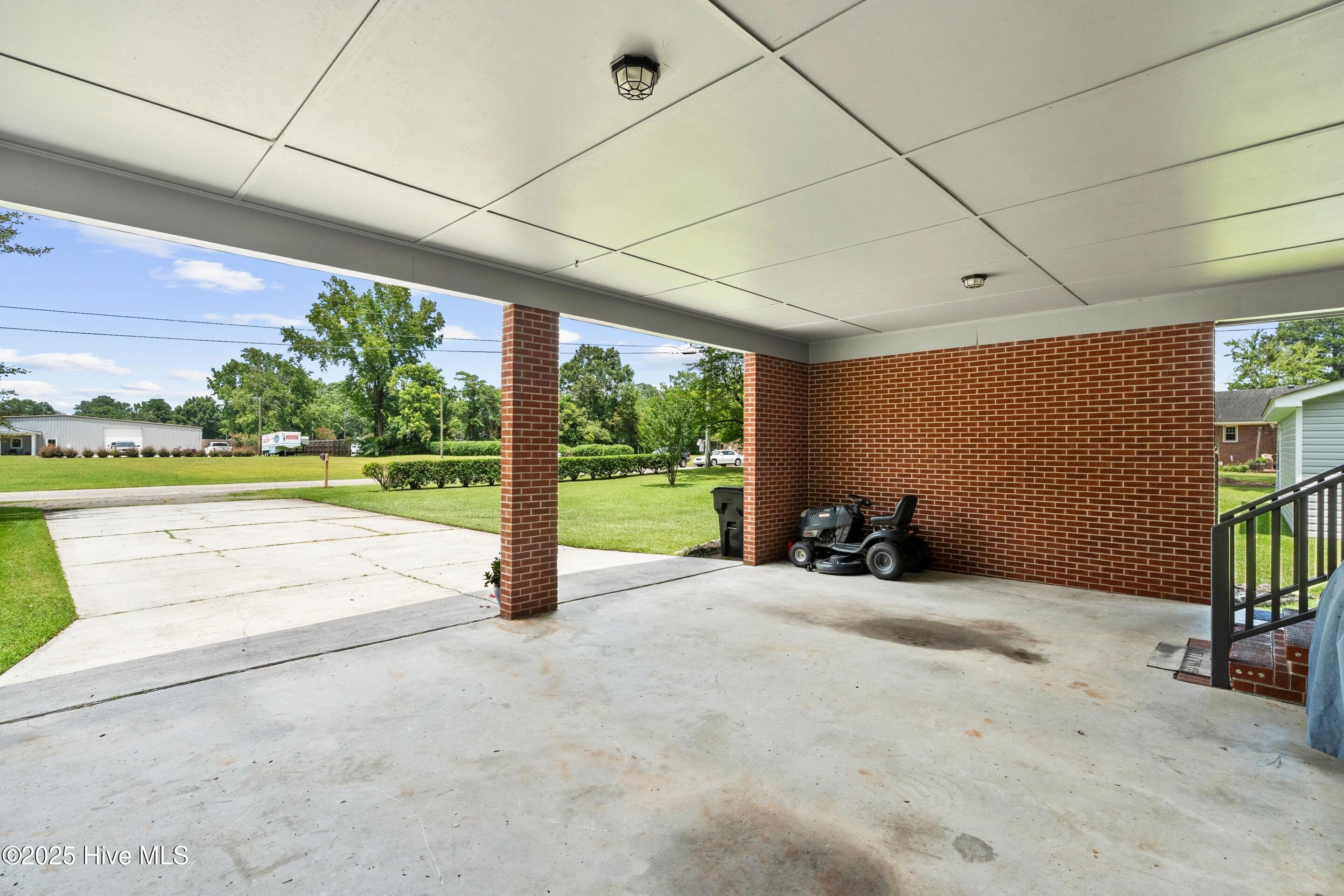 616 N Graham Street Property Photo 51