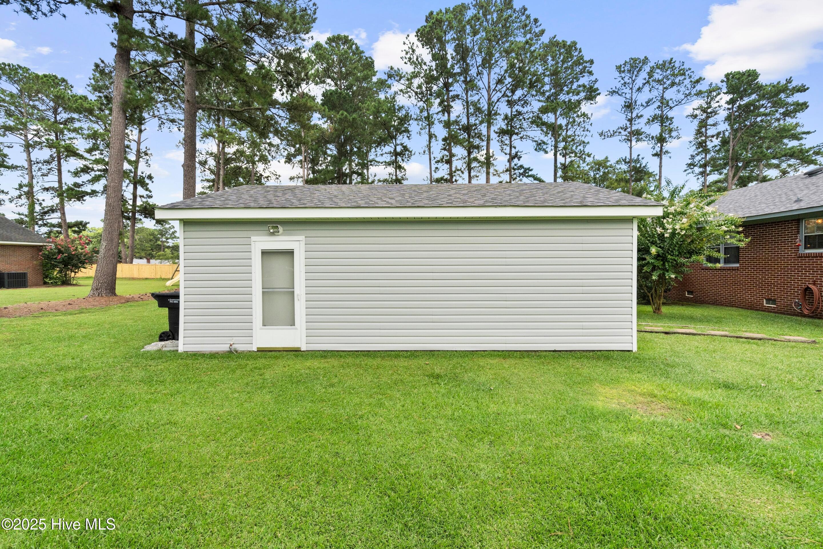 616 N Graham Street Property Photo 57