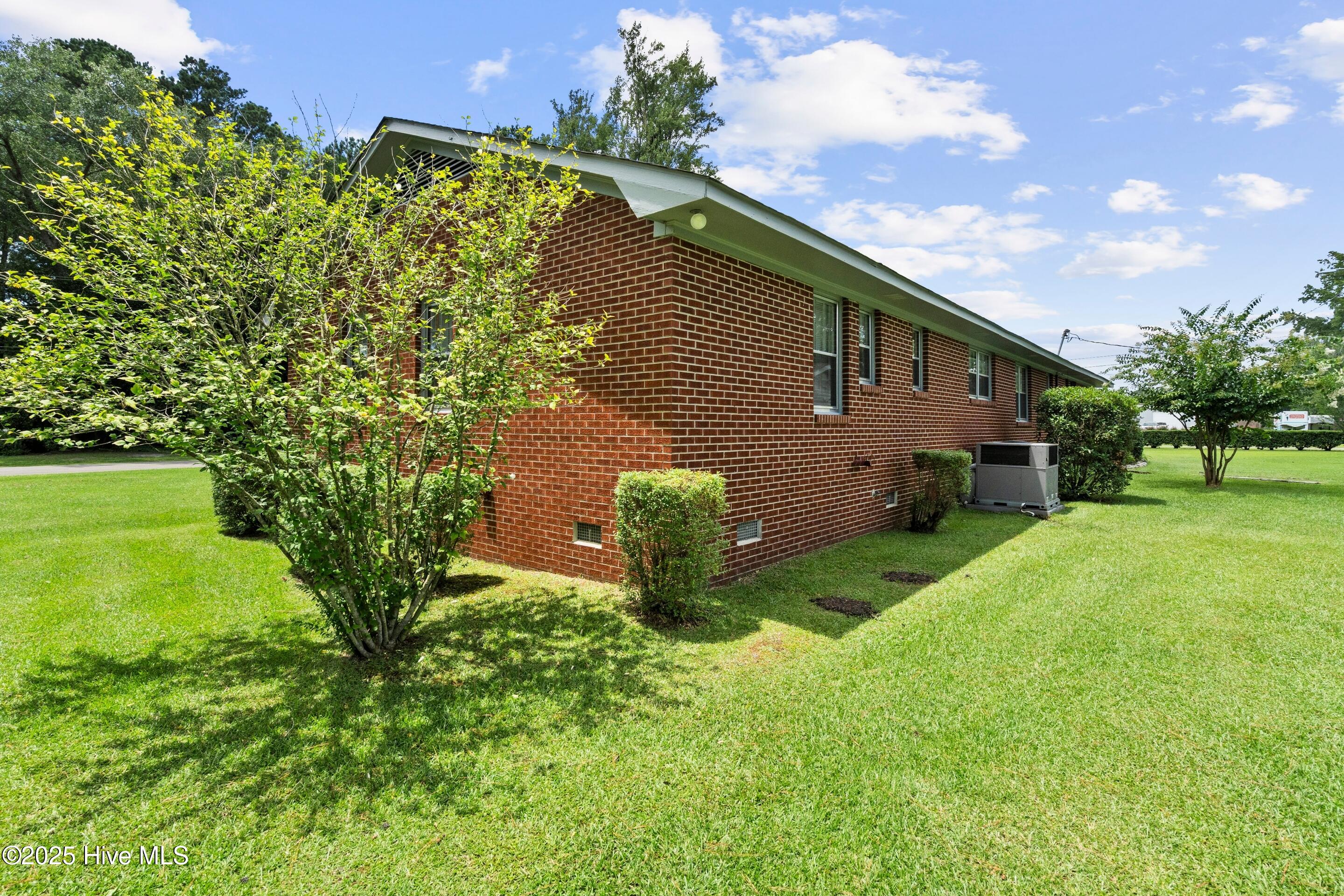 616 N Graham Street Property Photo 59
