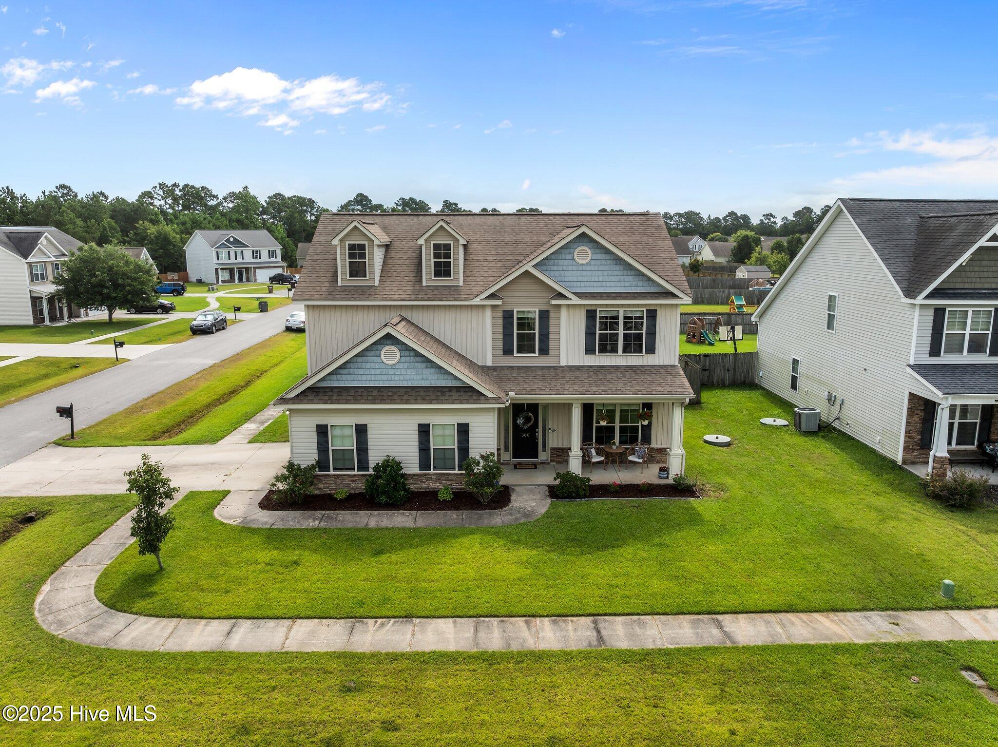 300 Onyx Court Property Photo 1
