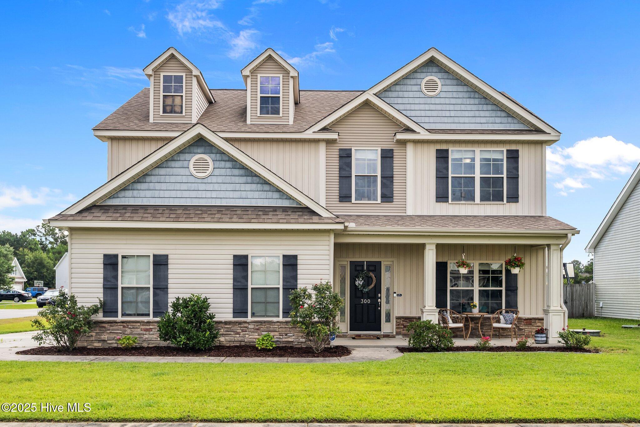300 Onyx Court Property Photo 1