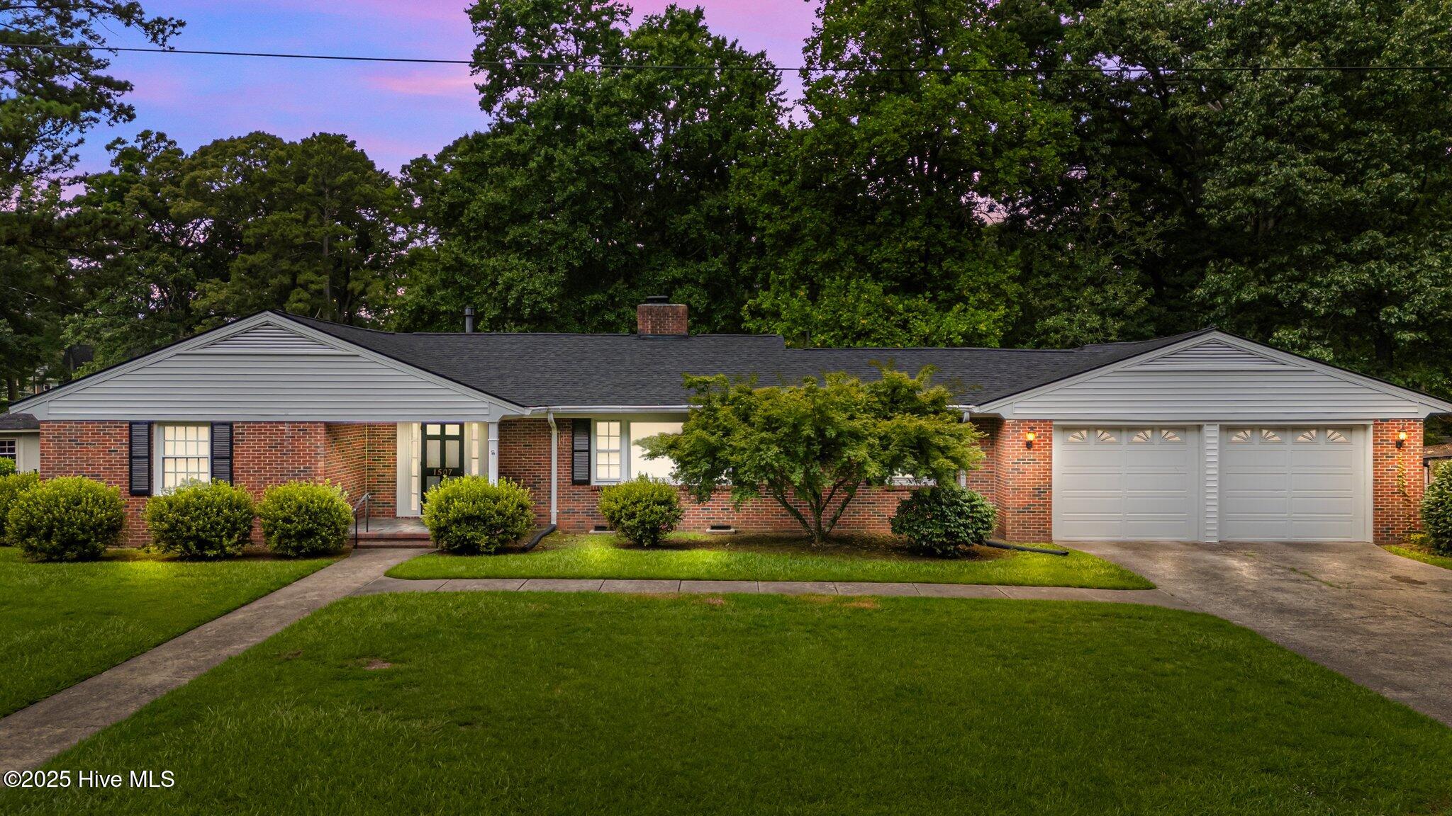 1507 Lakeside Drive Property Photo 1