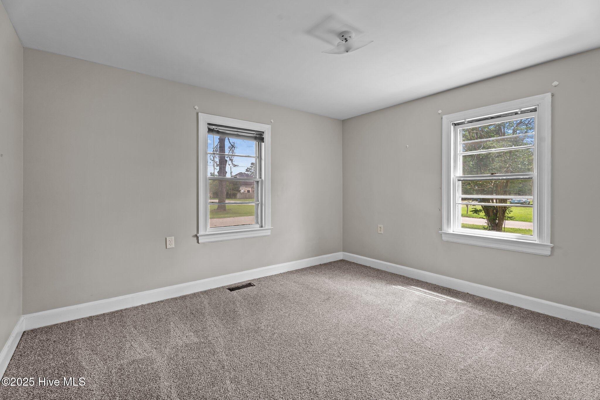 208 S Anderson Street Property Photo 13