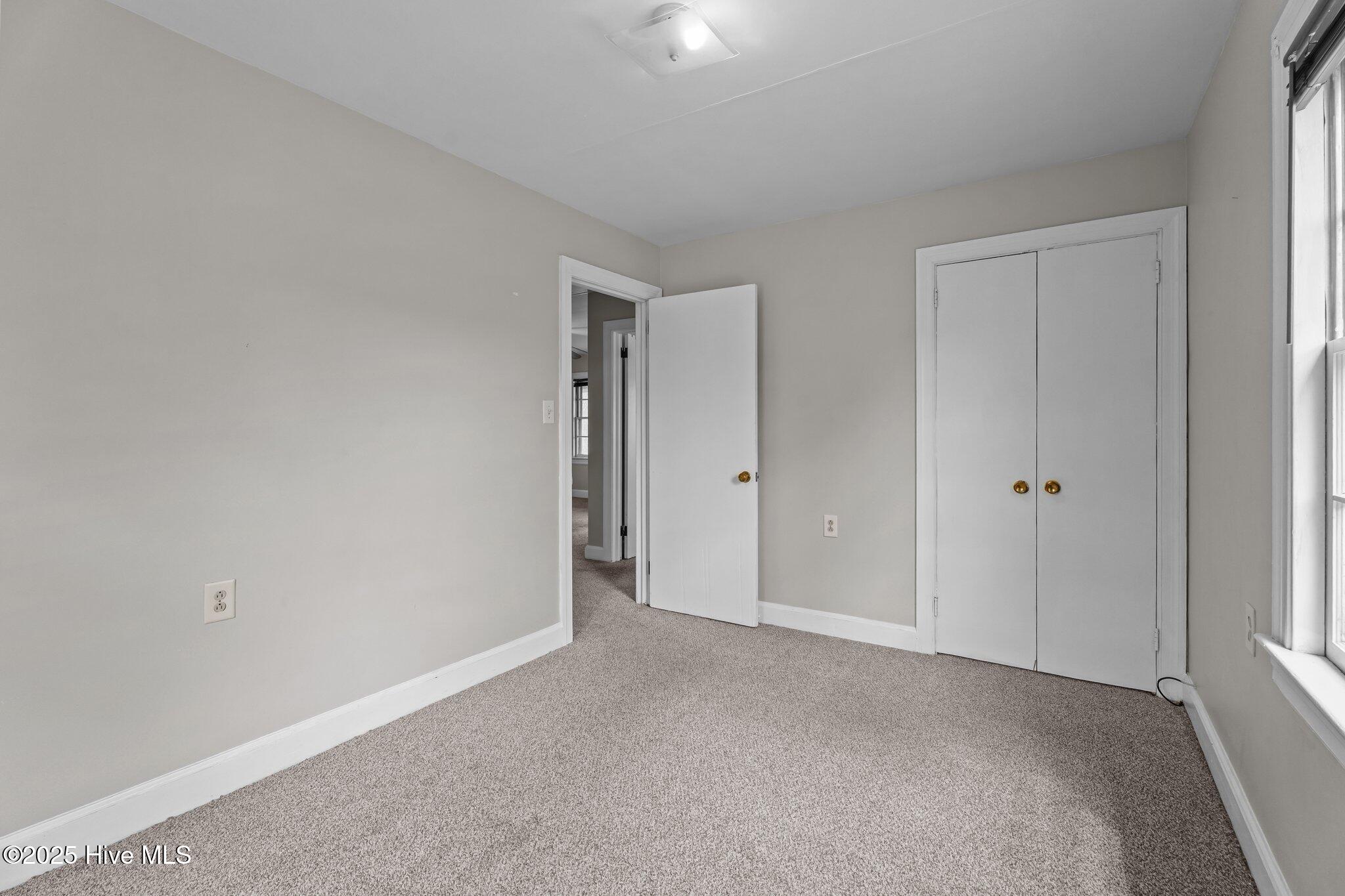 208 S Anderson Street Property Photo 16