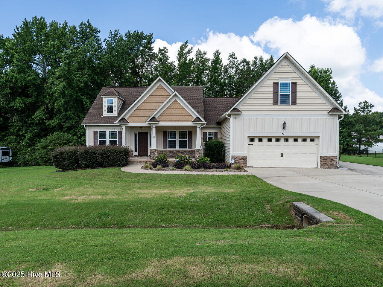 70 Breadnut Drive Property Photo 1