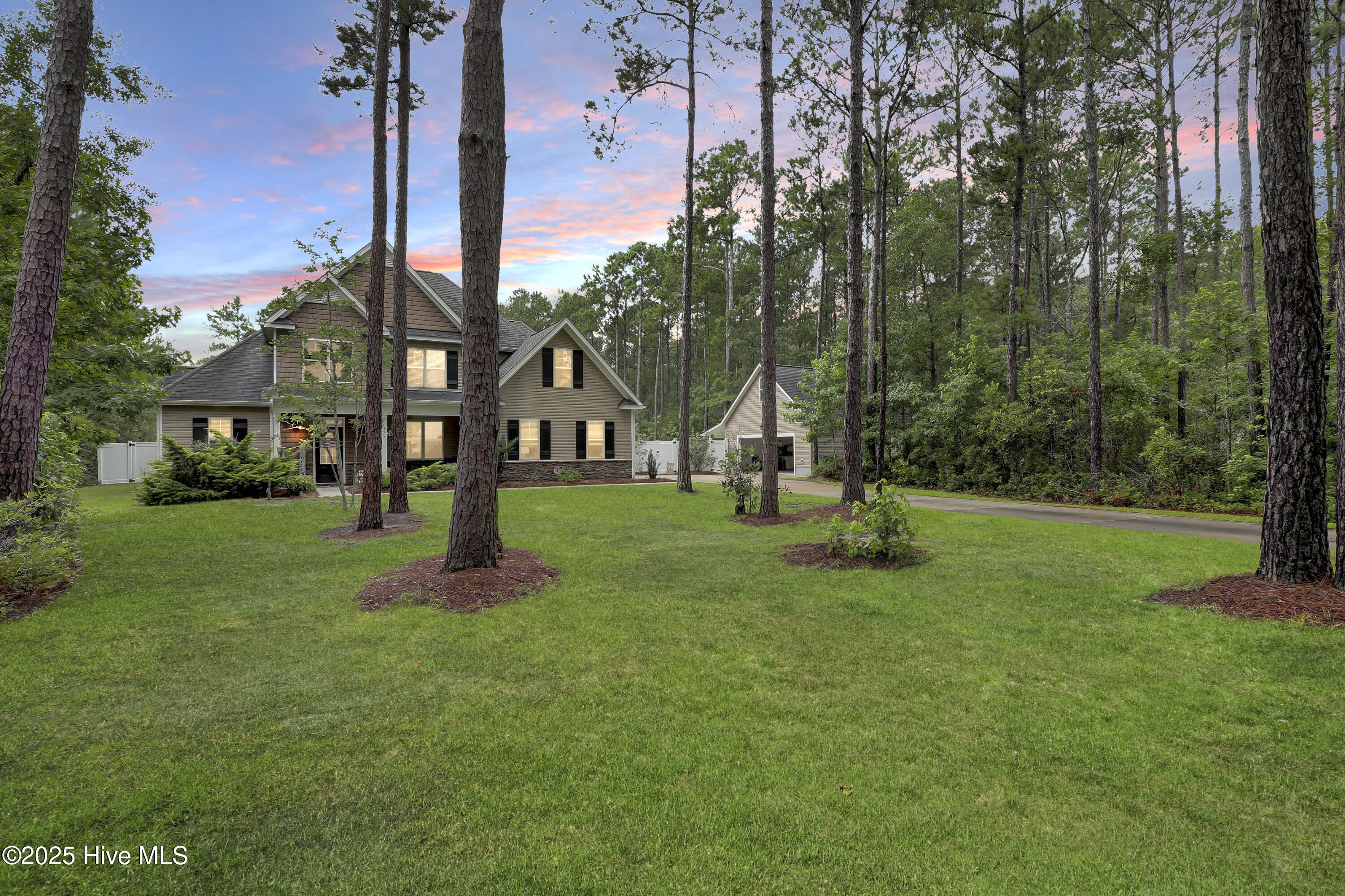 606 Gena Vee Court Property Photo 5