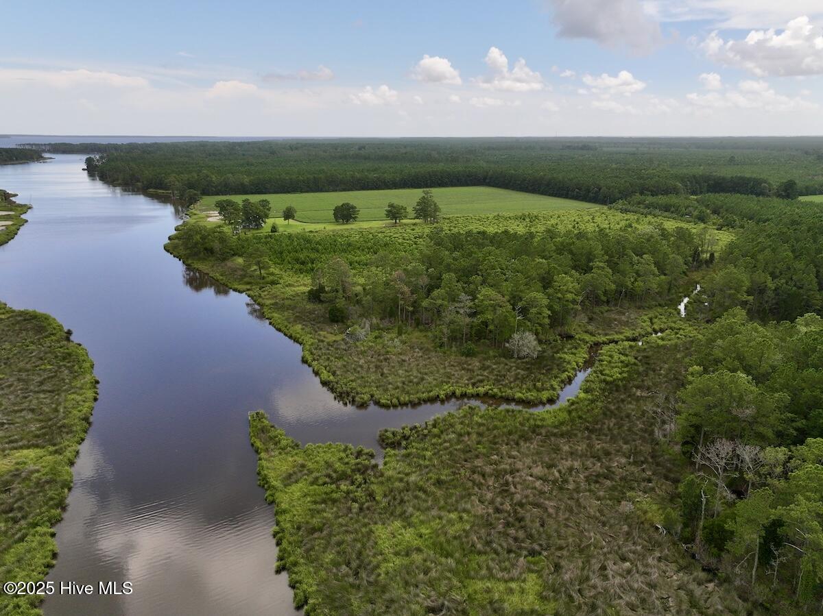 337 Pamlico Beach Road Property Photo 9