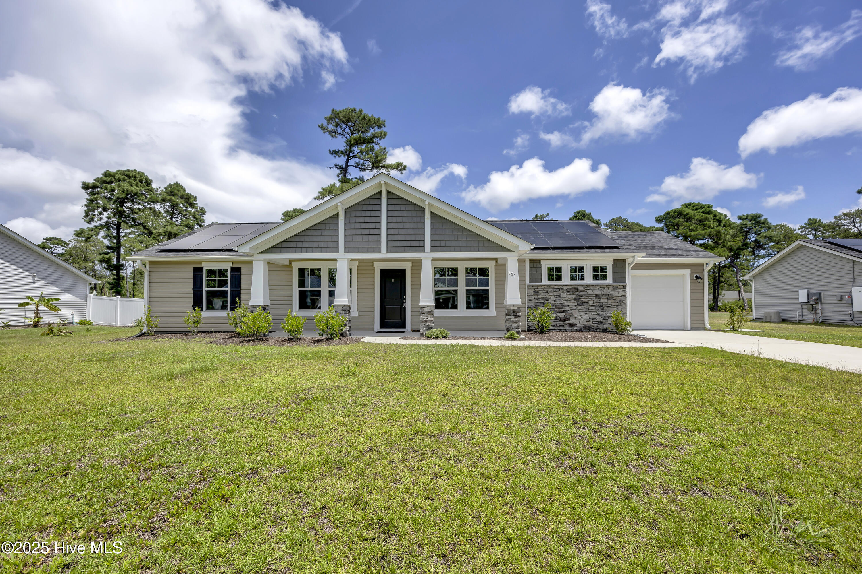 891 Golf View Road Property Photo 1