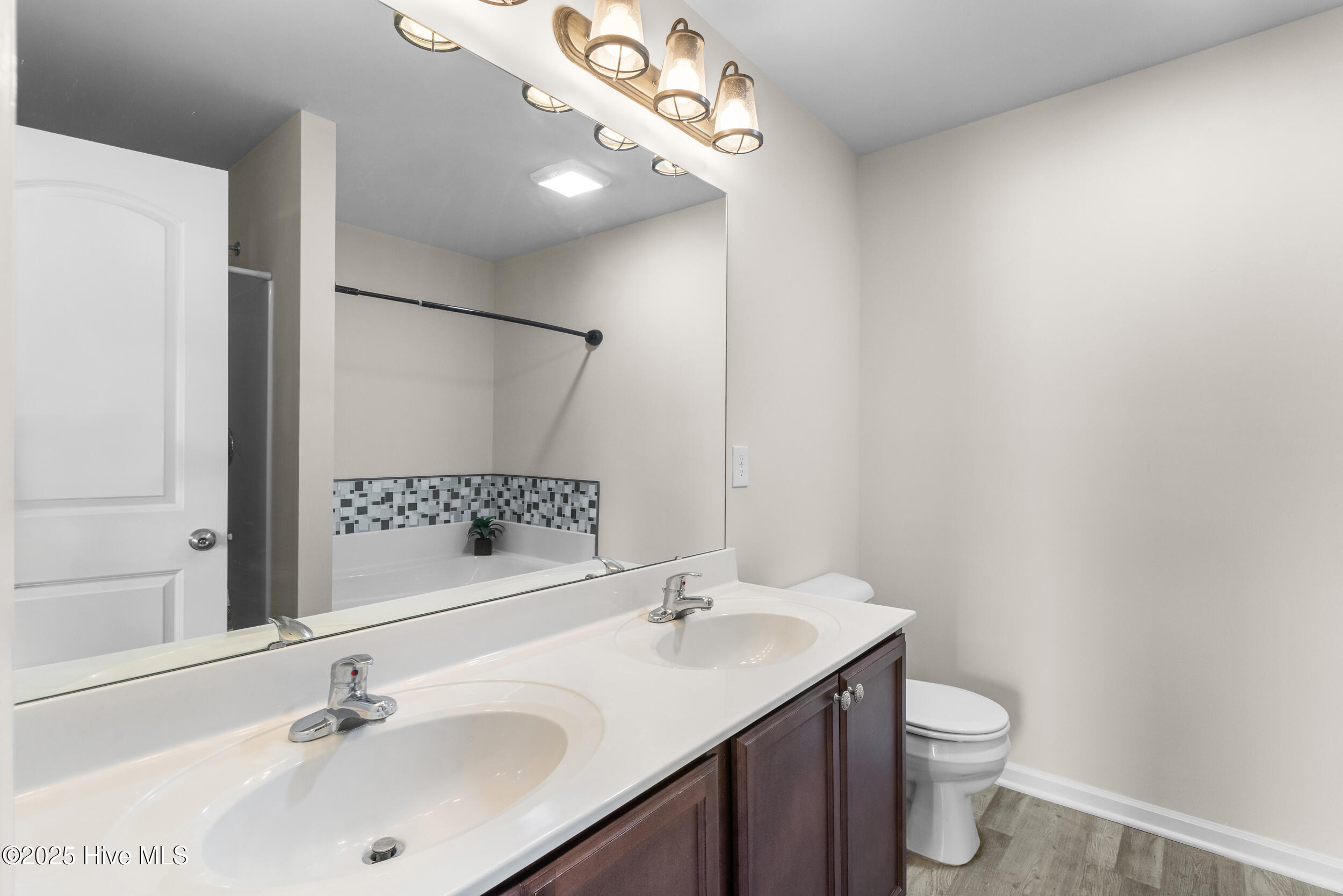 701 Elton Avenue Unit 1 Property Photo 25