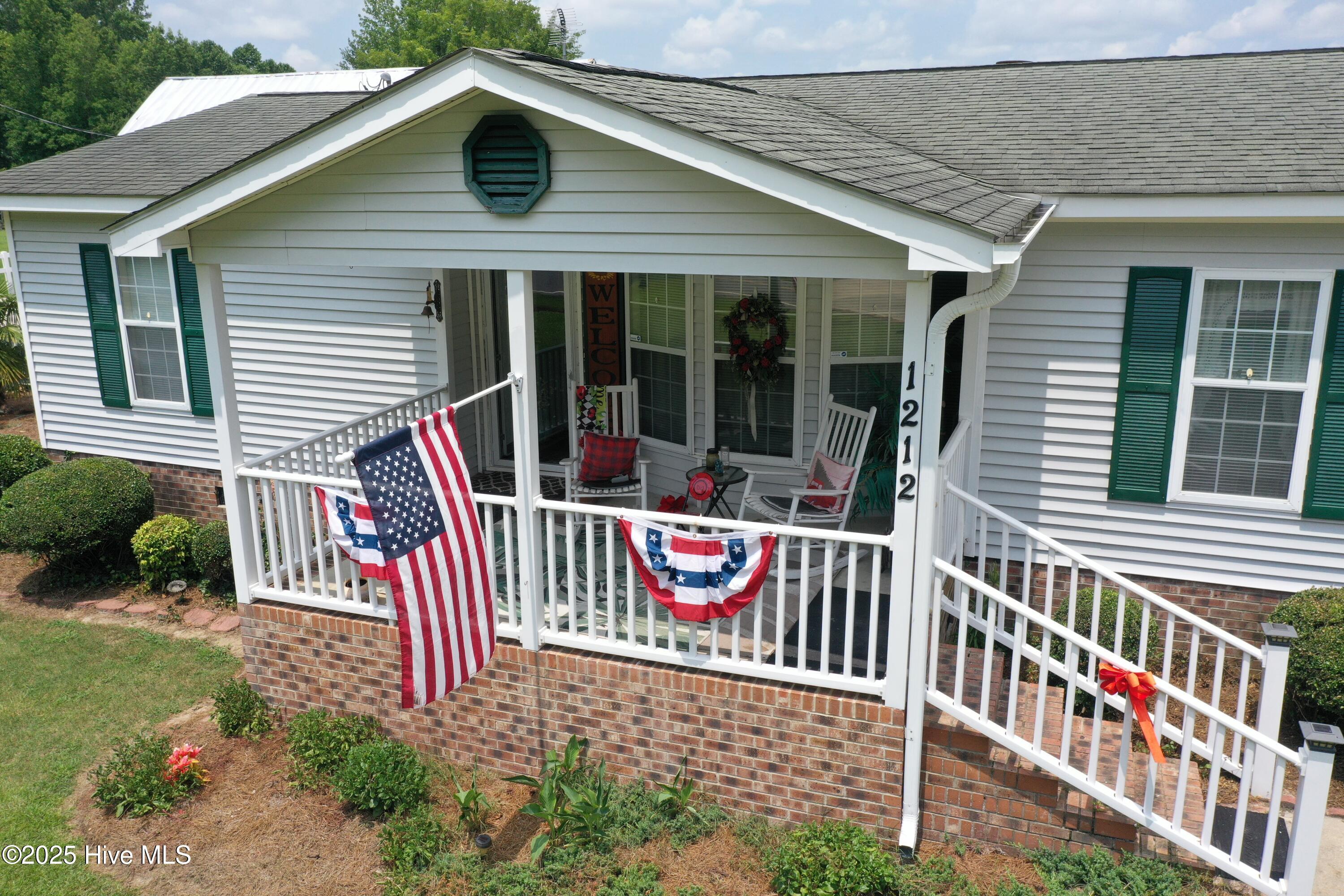 1212 S Creek Road Property Photo 4