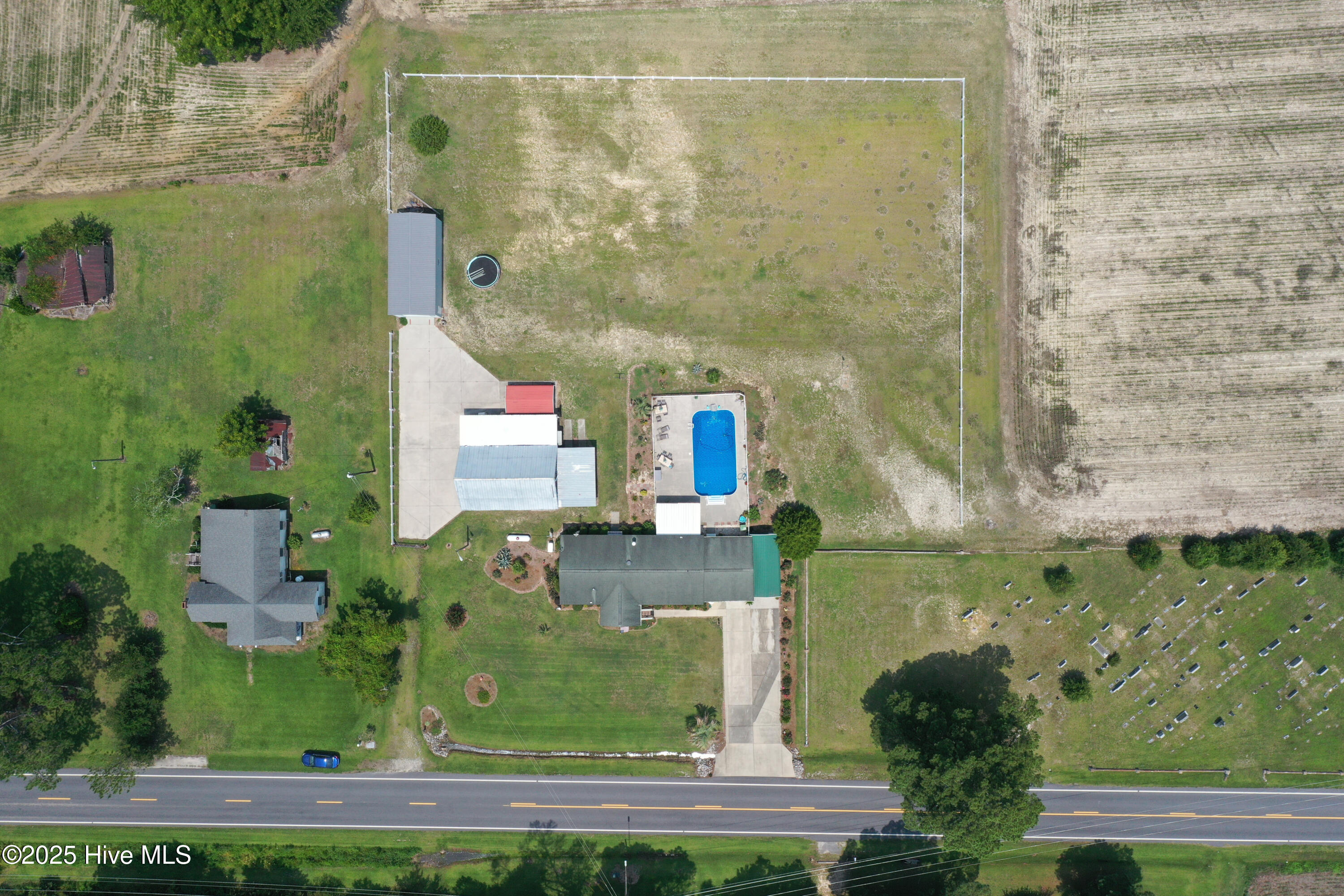 1212 S Creek Road Property Photo 8