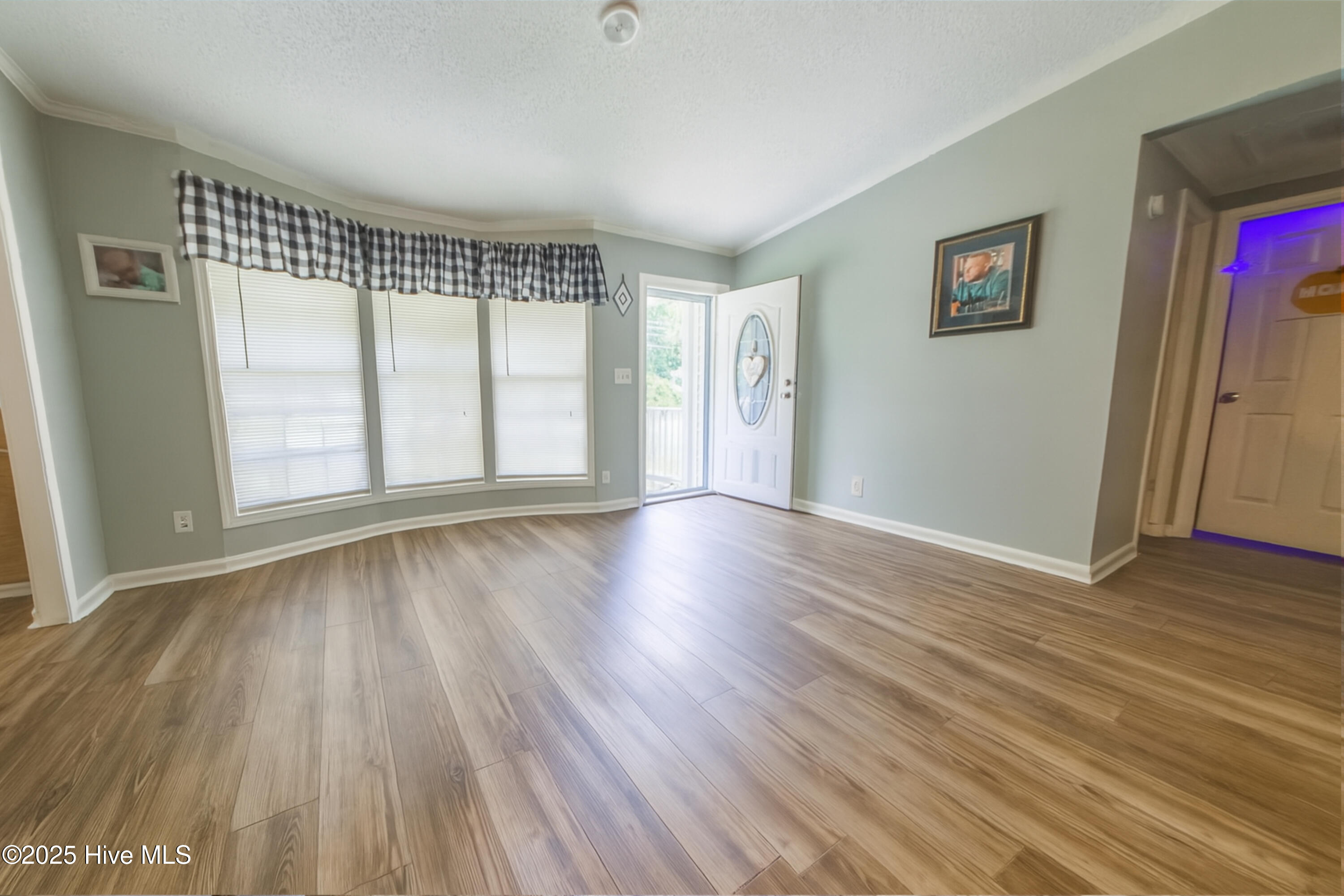1212 S Creek Road Property Photo 11