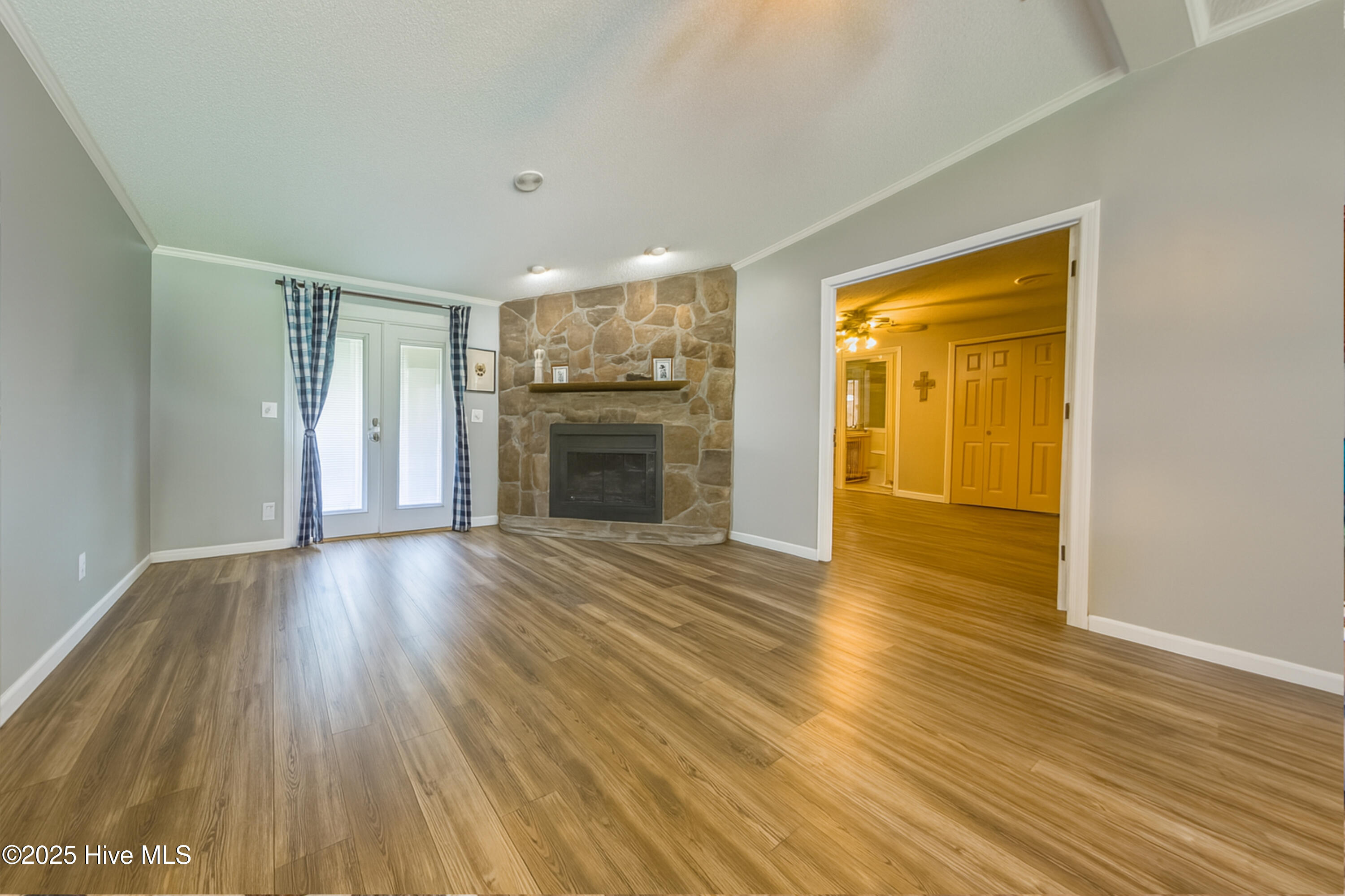 1212 S Creek Road Property Photo 13