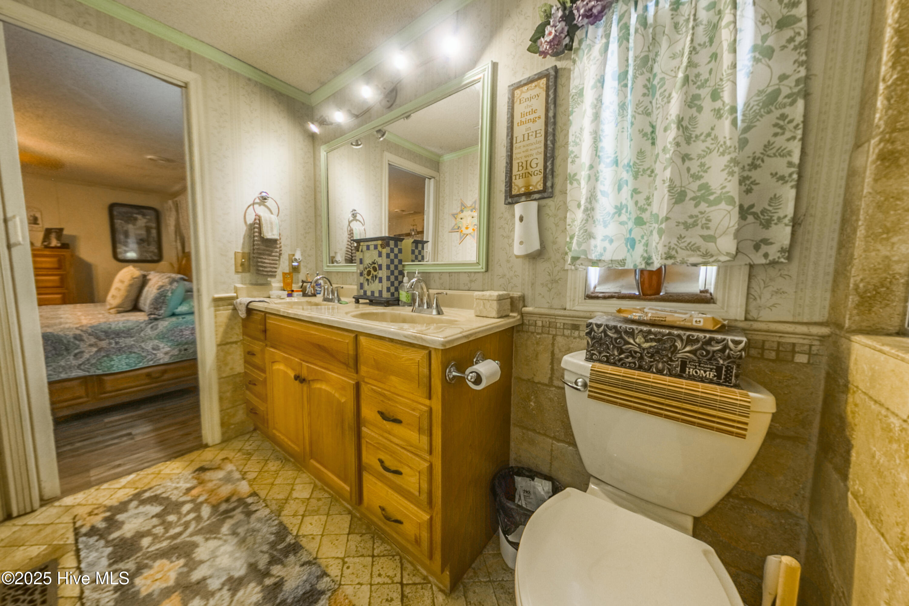 1212 S Creek Road Property Photo 31