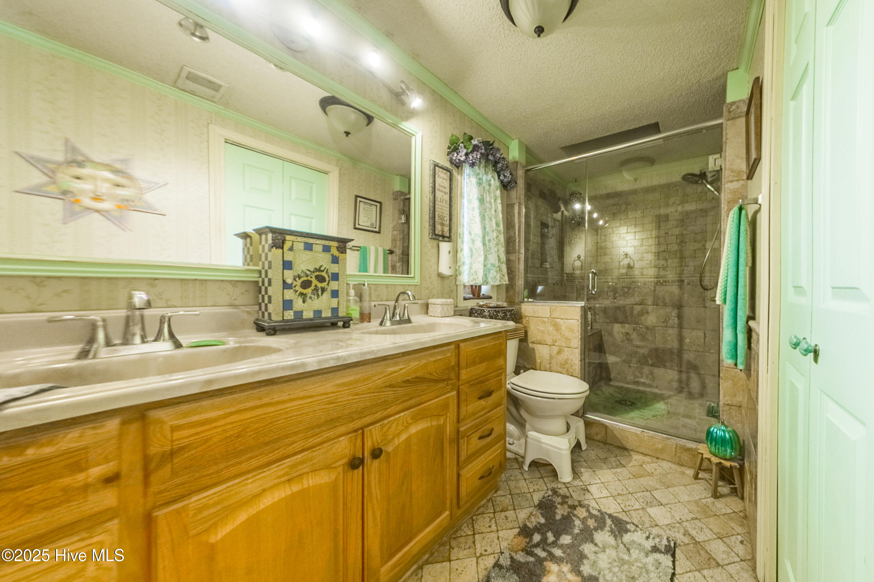 1212 S Creek Road Property Photo 32