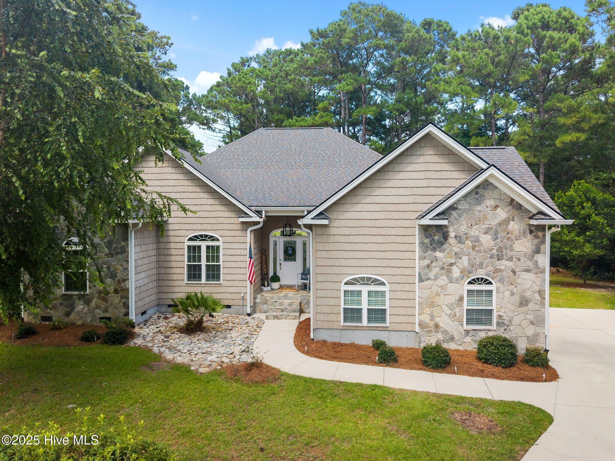 205 E Loon Court Property Photo 1
