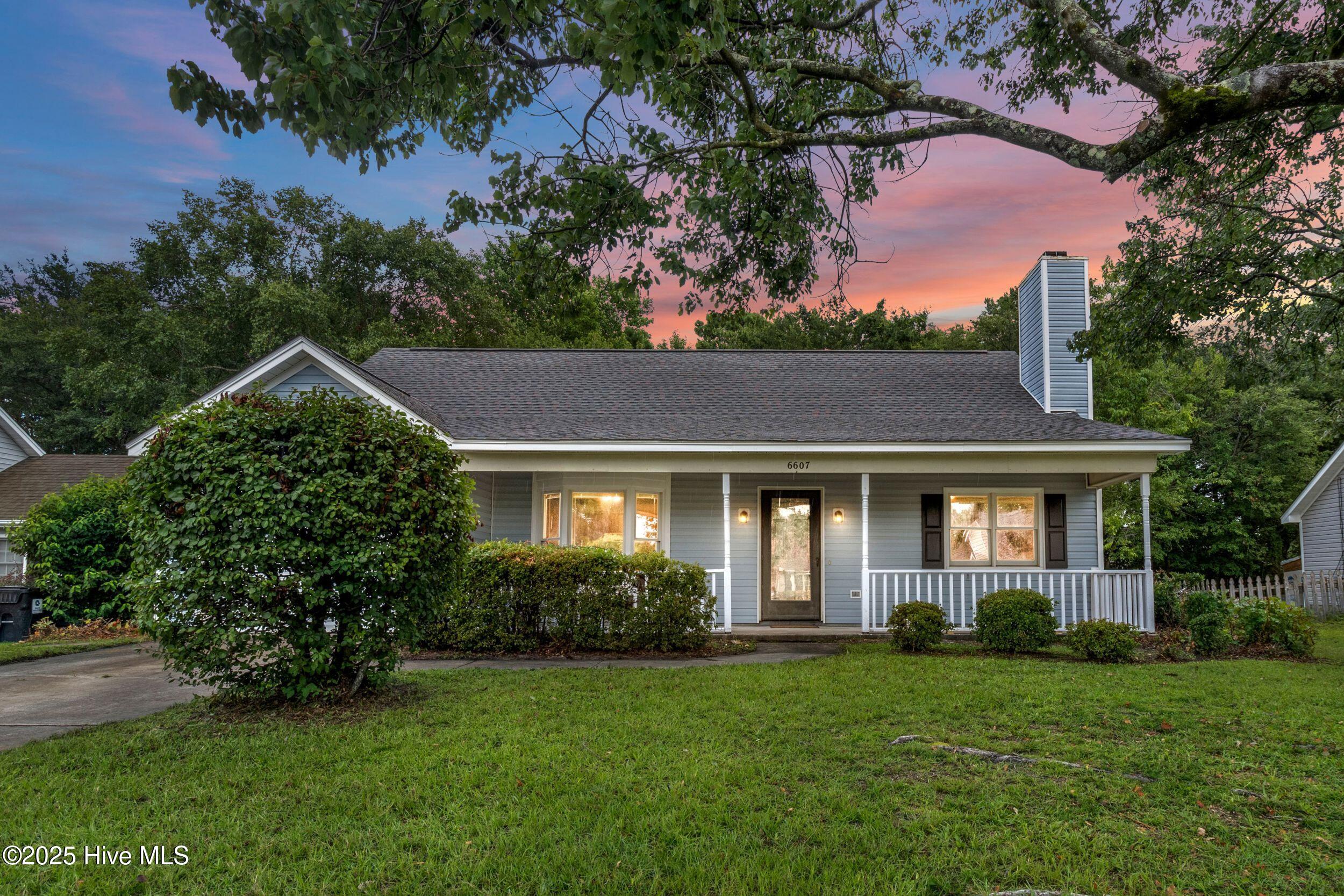 6607 Red Bay Court Property Photo 1