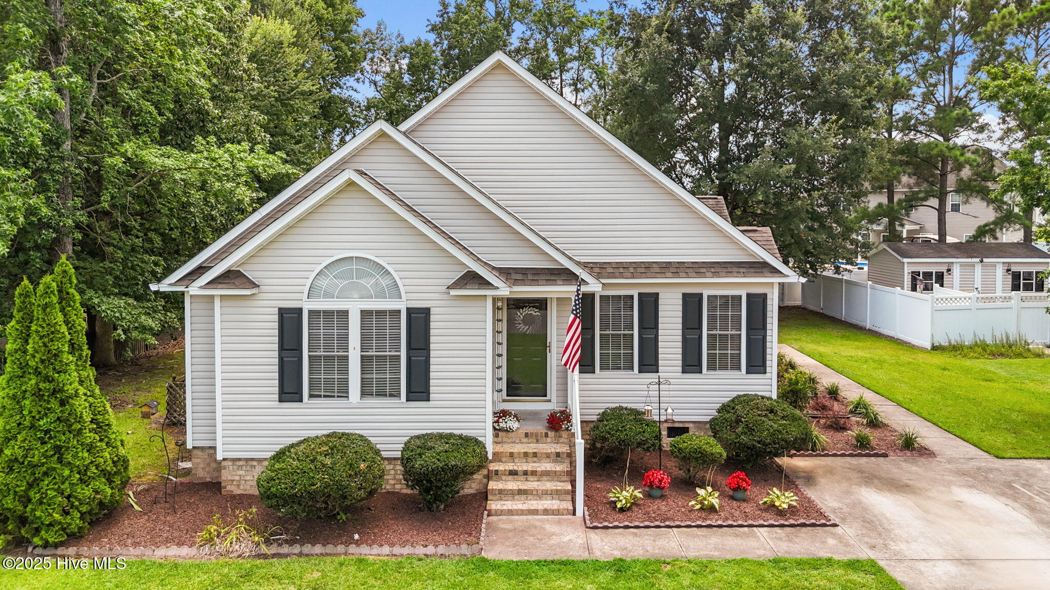 452 Primrose Lane Property Photo 1