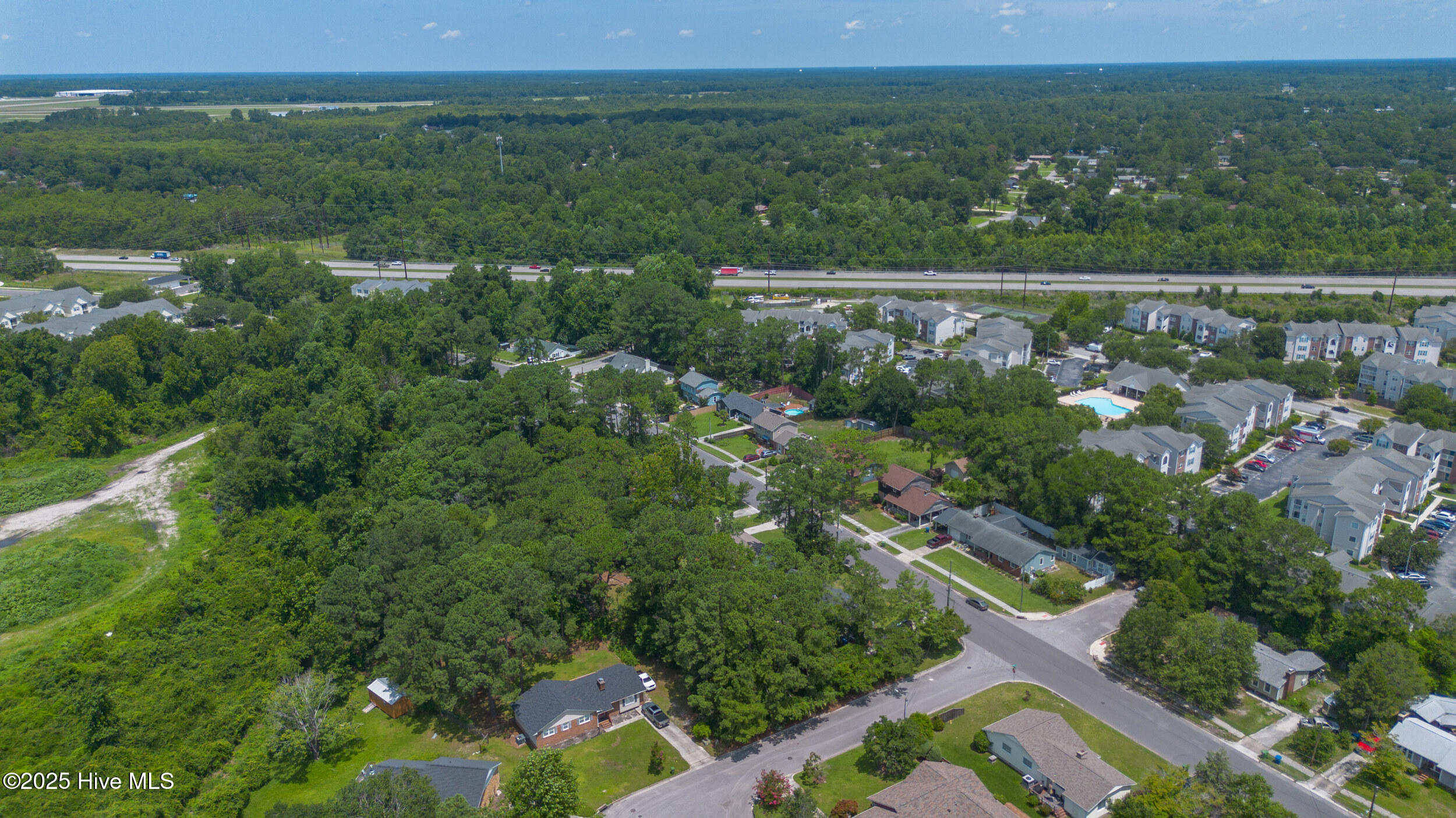 413 Rolling Road Property Photo 13