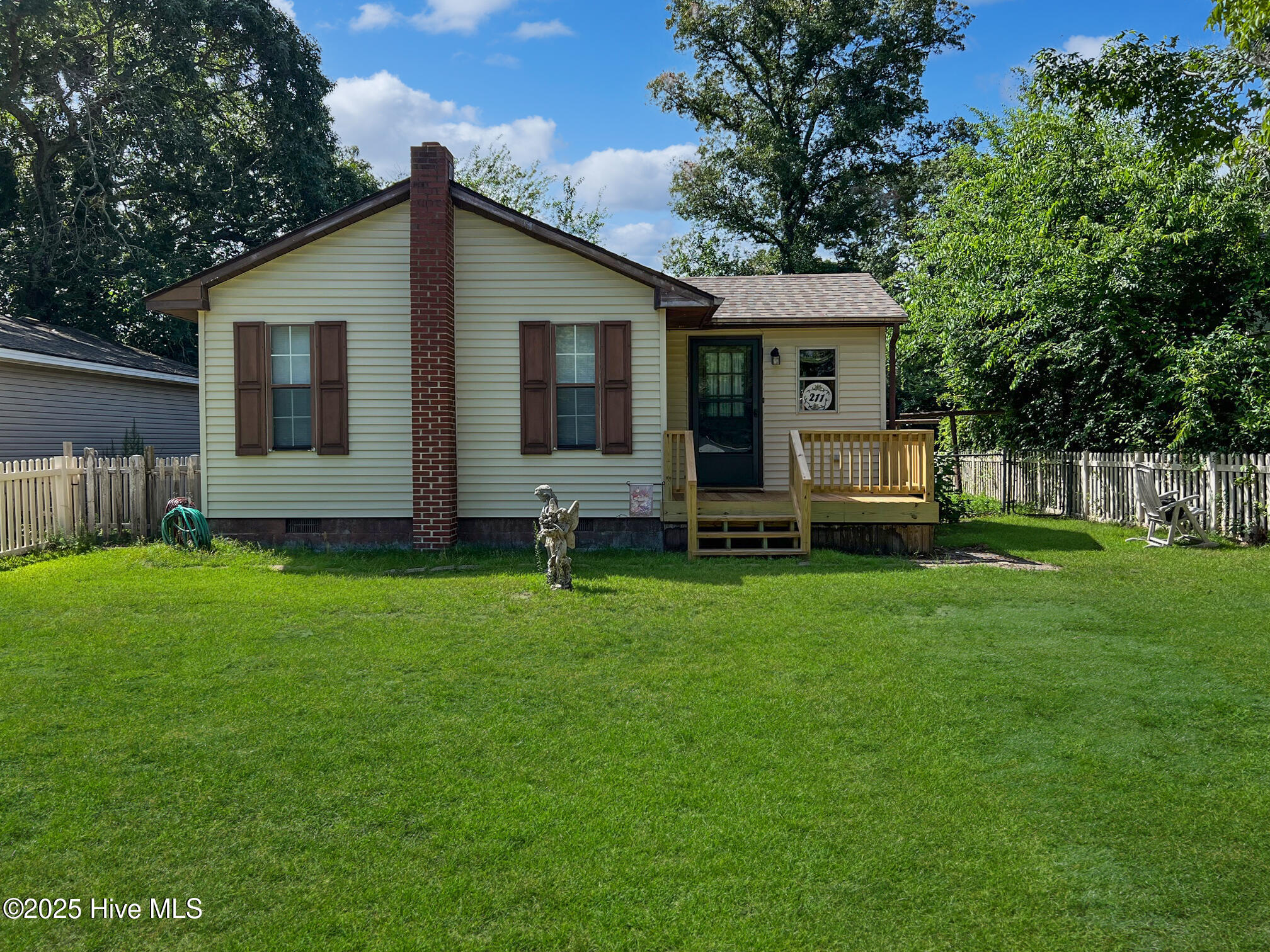 211 Powhatan Trail Property Photo 1