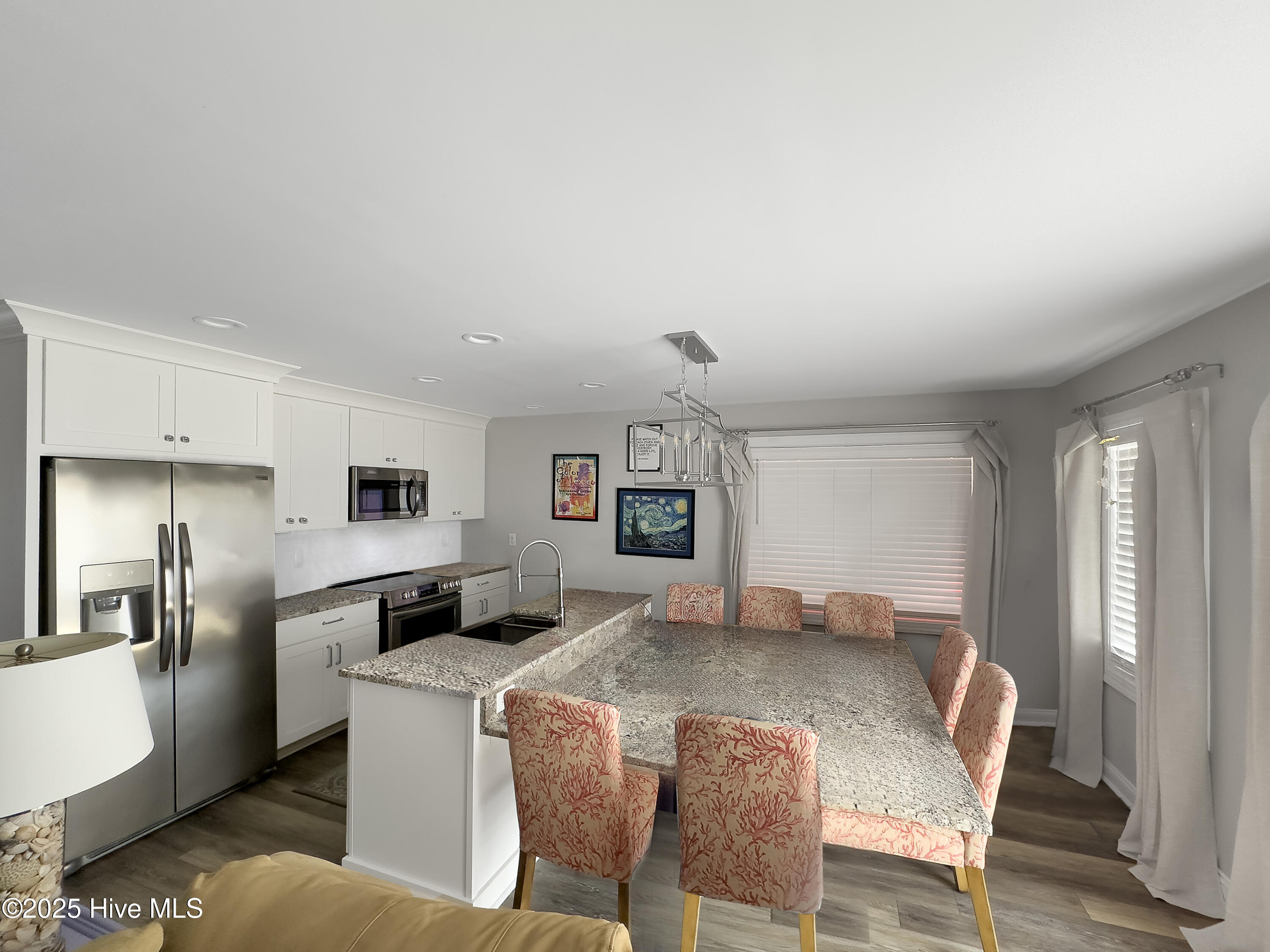 7411 Ocean Drive Property Photo 3