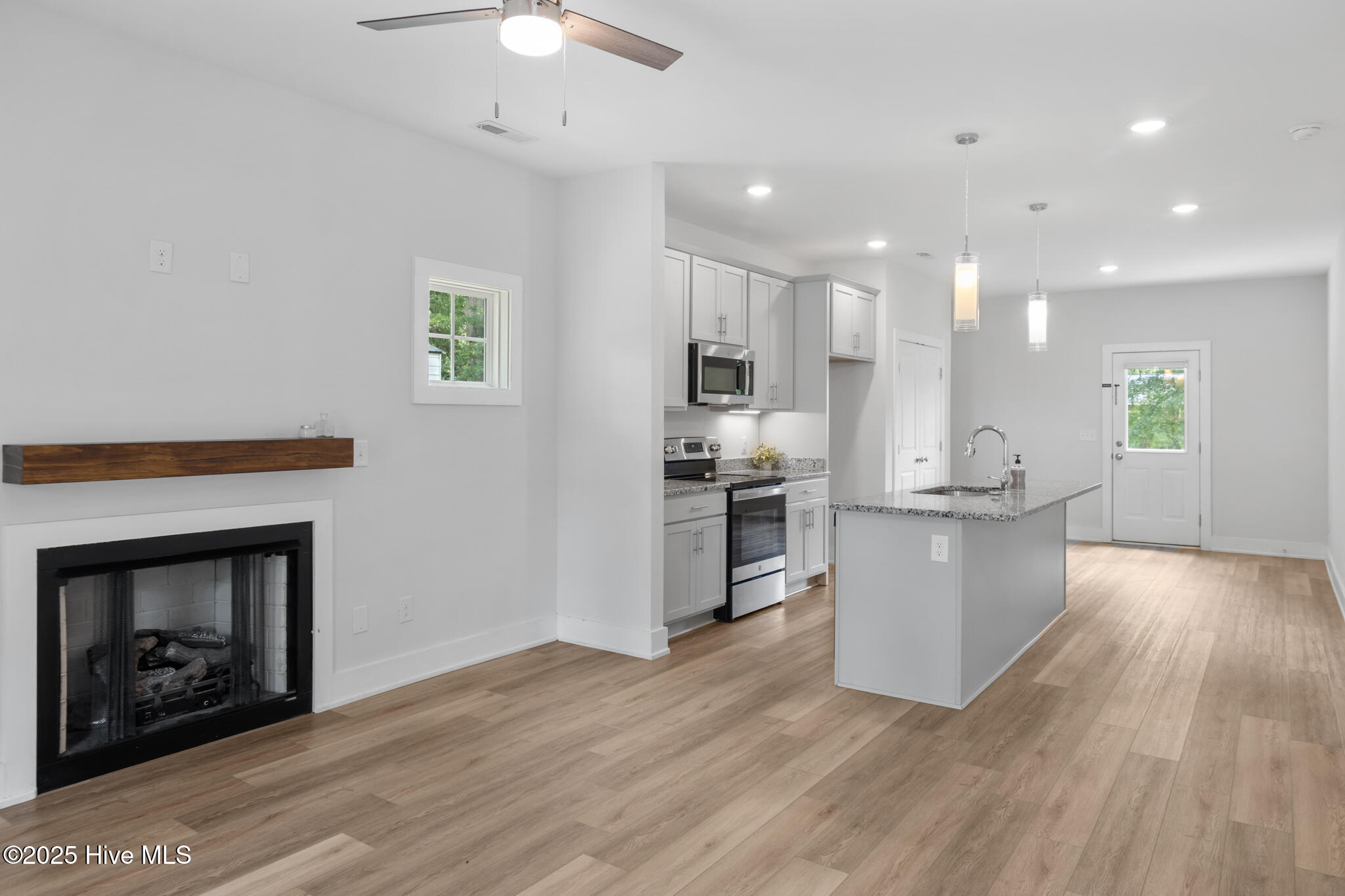 202 E South Street Property Photo 1