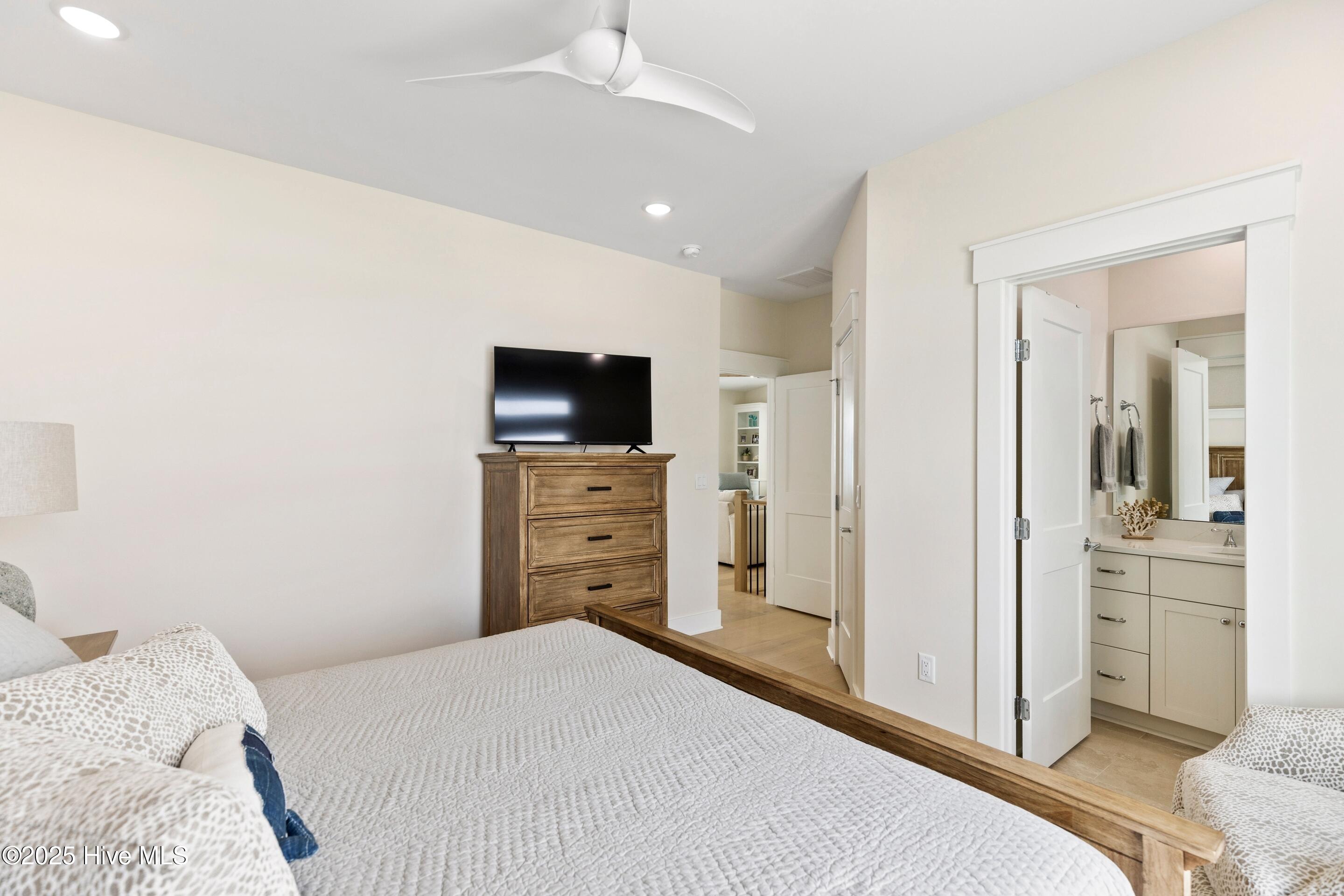4920 E Beach Drive Property Photo 42