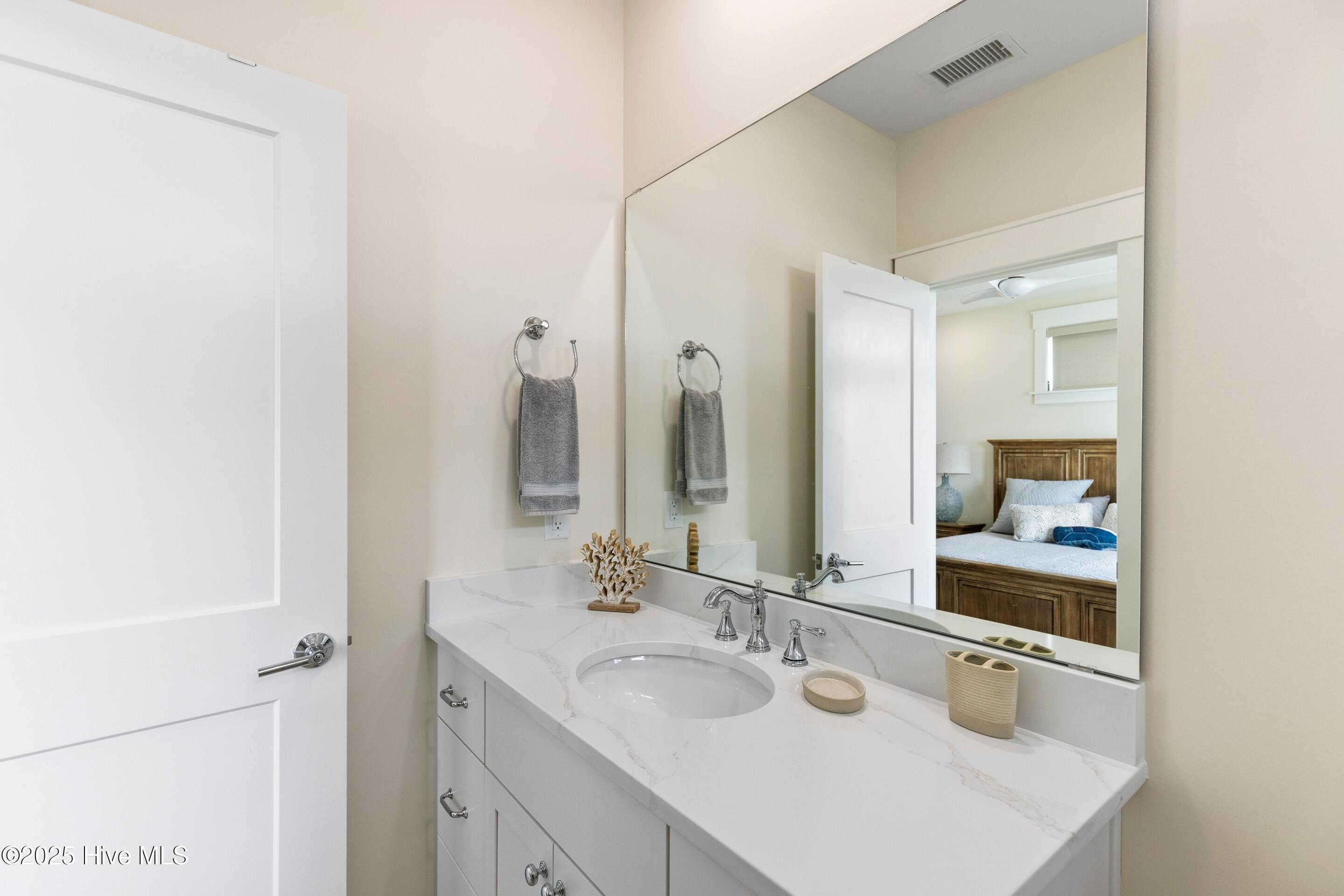 4920 E Beach Drive Property Photo 45