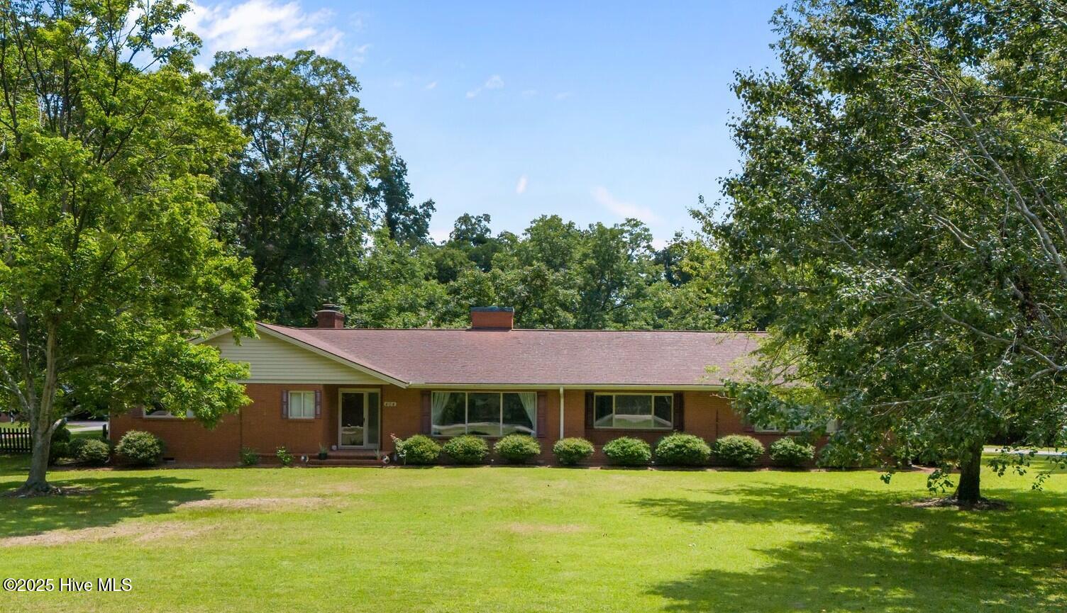 404 Tram Road Property Photo 1