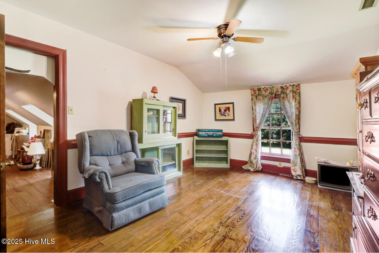 9222 Midway Road Property Photo 25