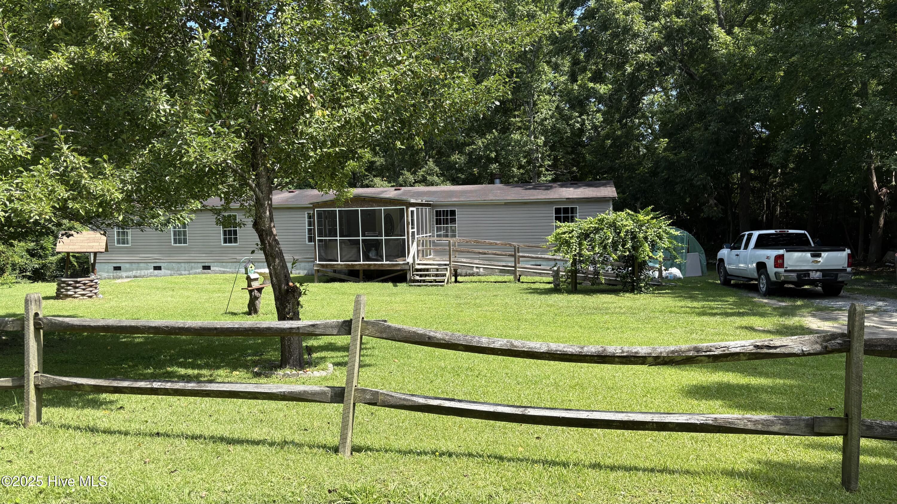 253 Great Neck Landing Road Property Photo 1