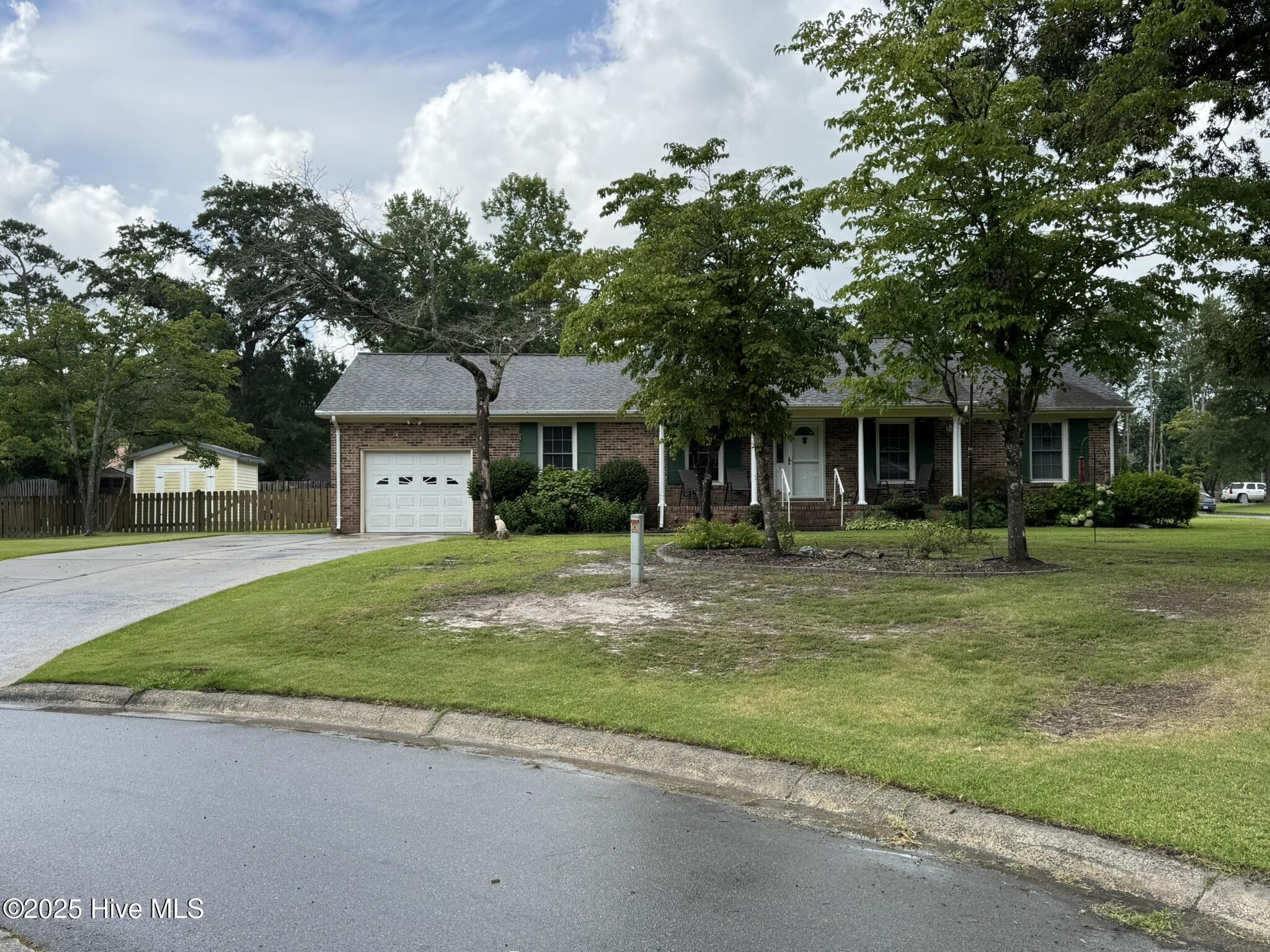 6 Runningbranch Drive Property Photo 1