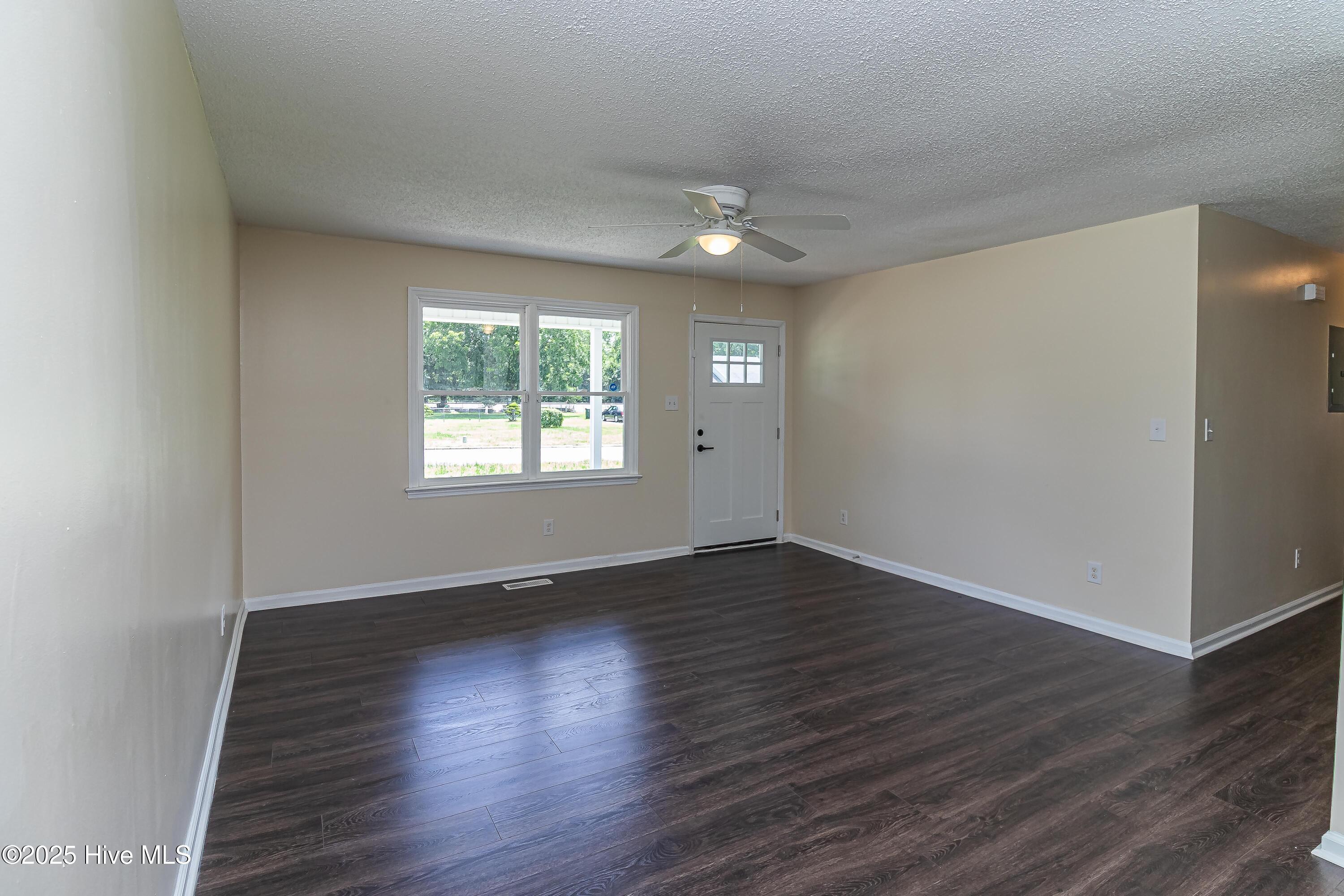 204 Mercer Court Property Photo 1