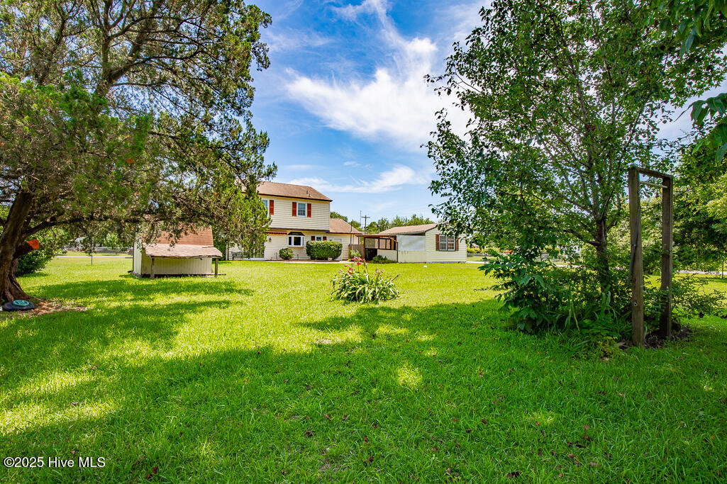 301 Murdoch Road Property Photo 3