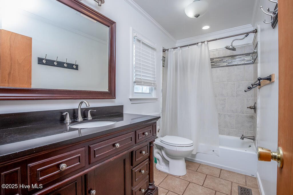 301 Murdoch Road Property Photo 11
