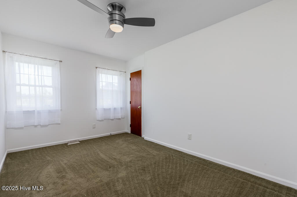 301 Murdoch Road Property Photo 12