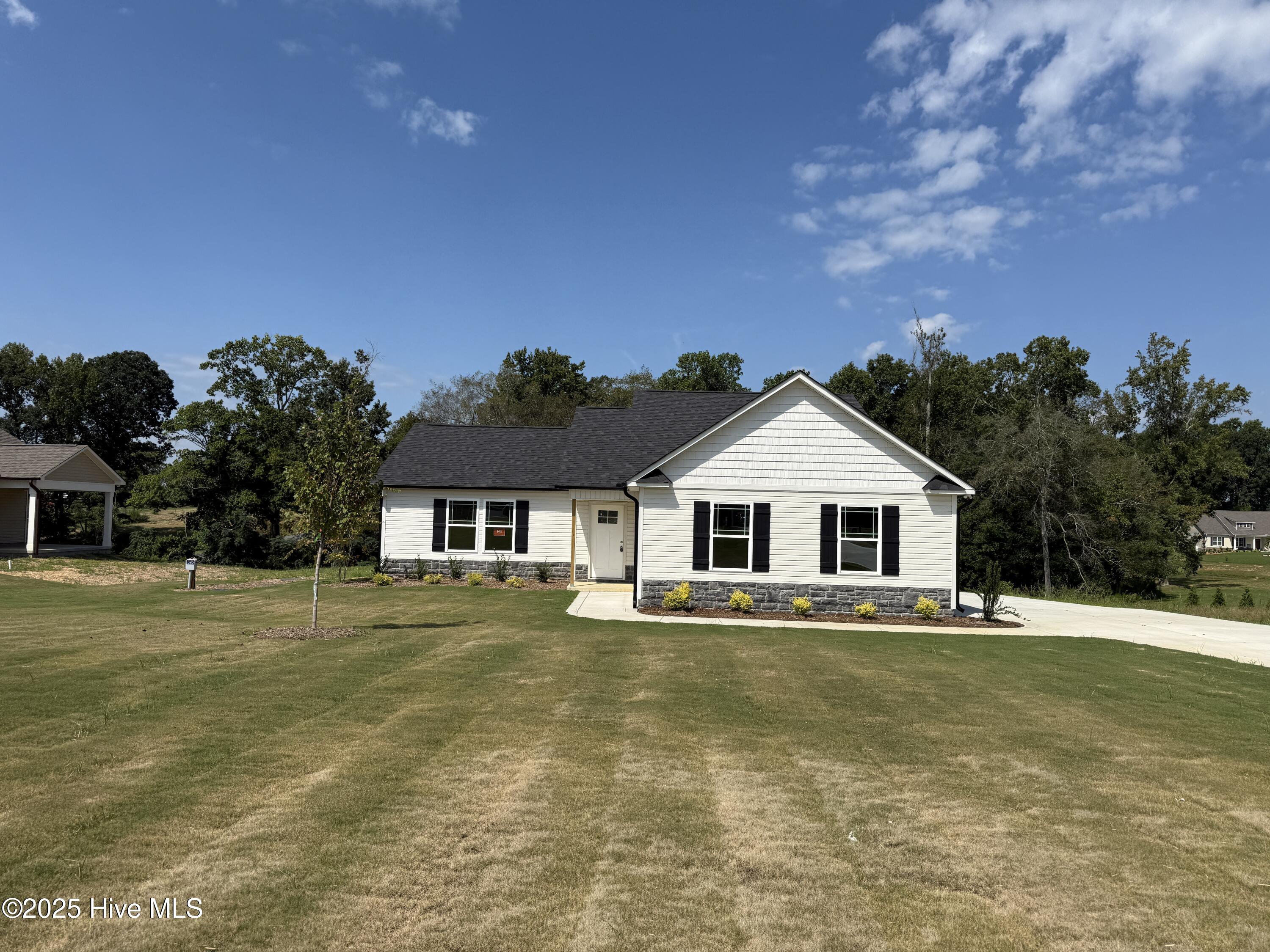 71 Ruskin Drive Property Photo 1