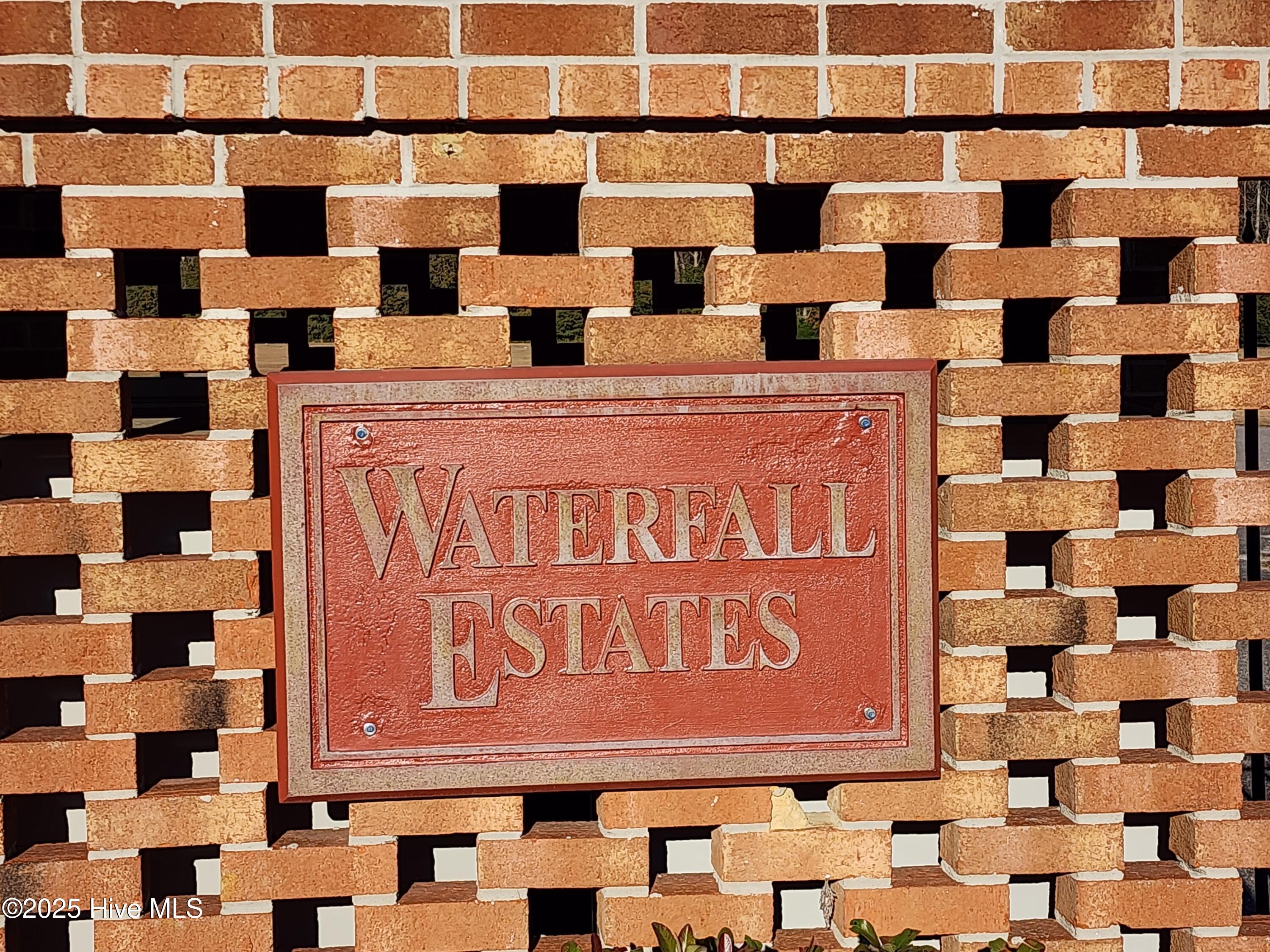 38 Waterfall Lane Property Photo 1