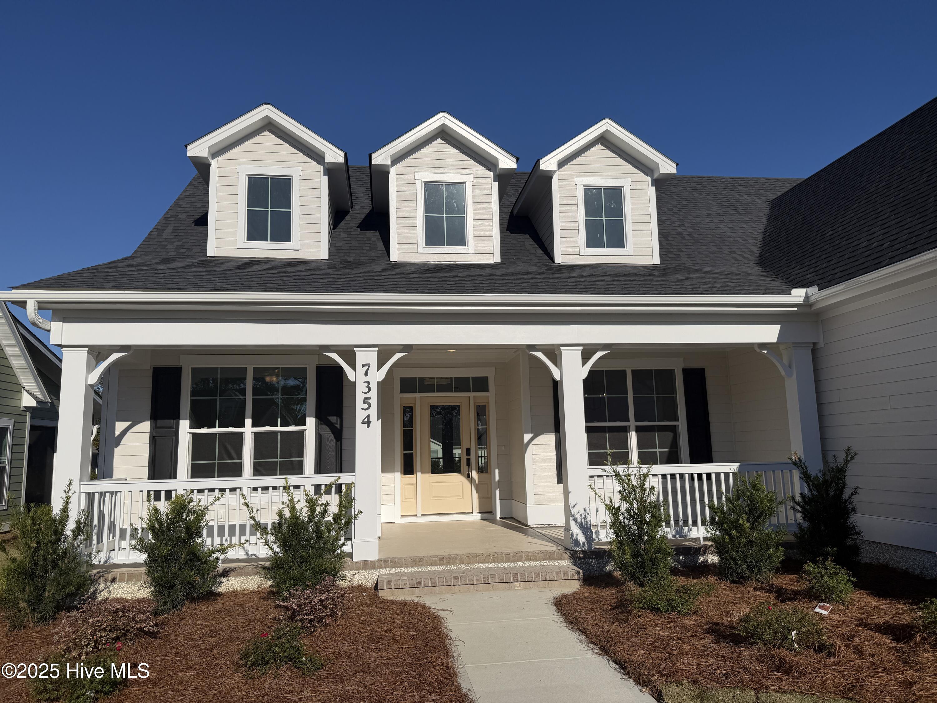 7354 Foxbriar Drive Property Photo 4
