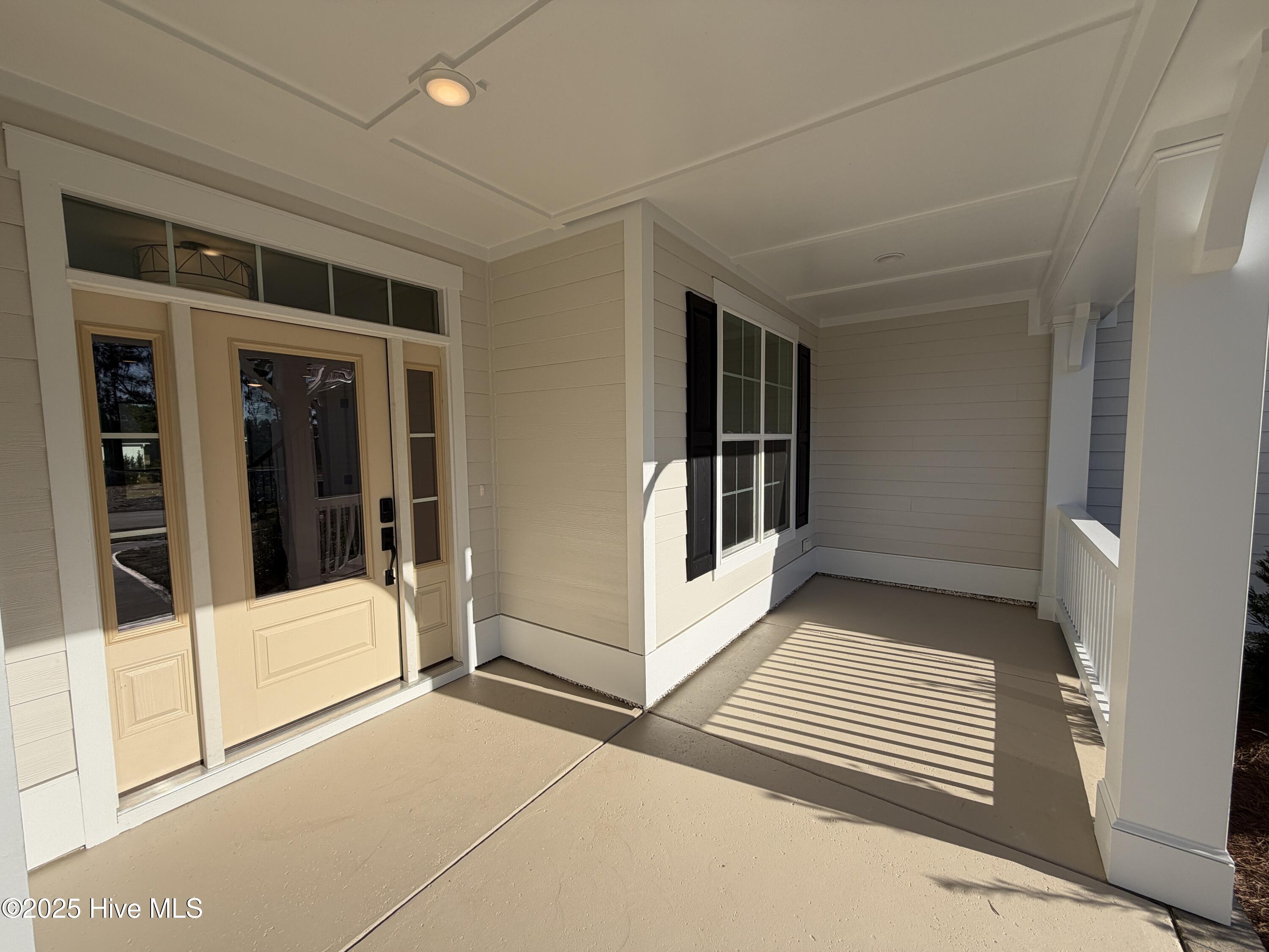 7354 Foxbriar Drive Property Photo 5