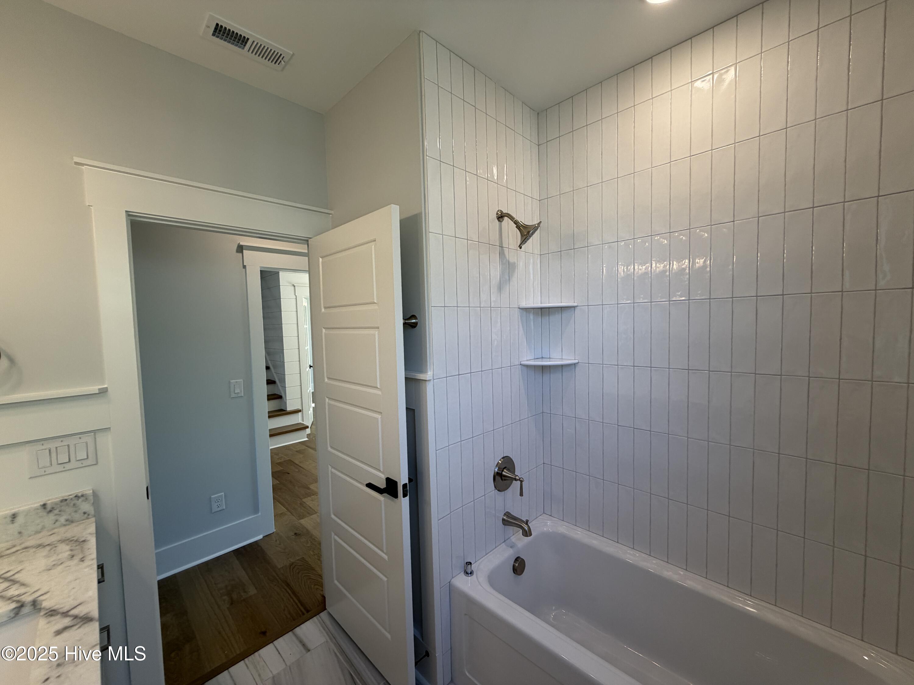 7354 Foxbriar Drive Property Photo 12