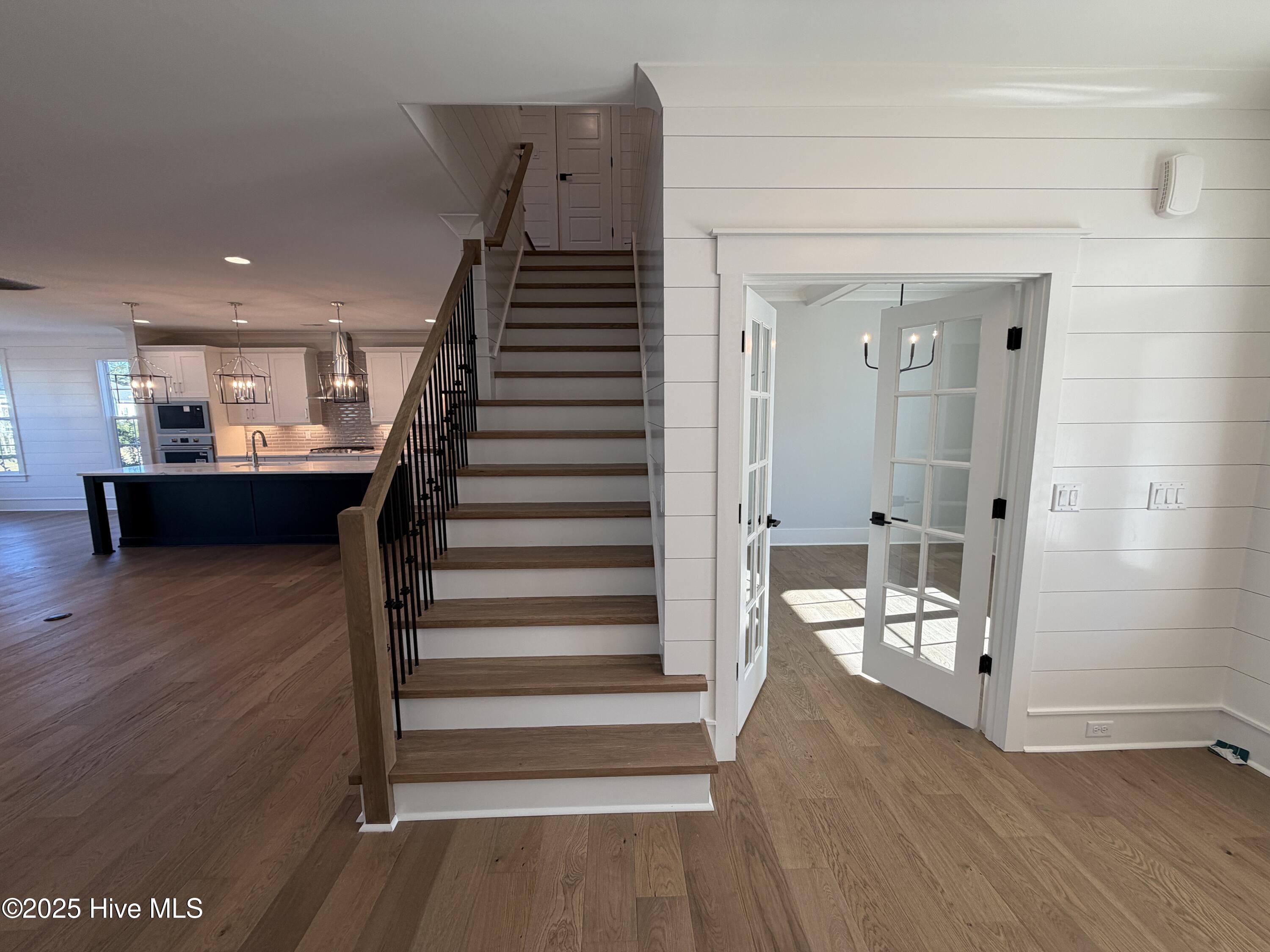7354 Foxbriar Drive Property Photo 15
