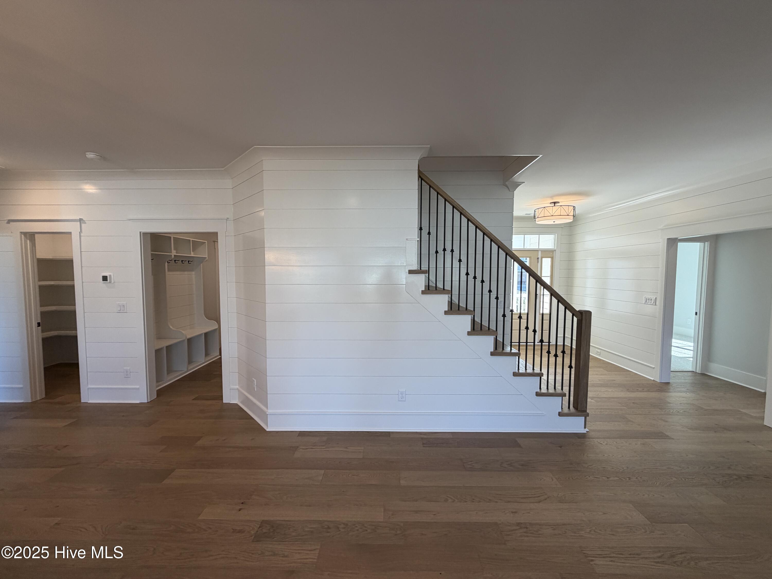 7354 Foxbriar Drive Property Photo 18
