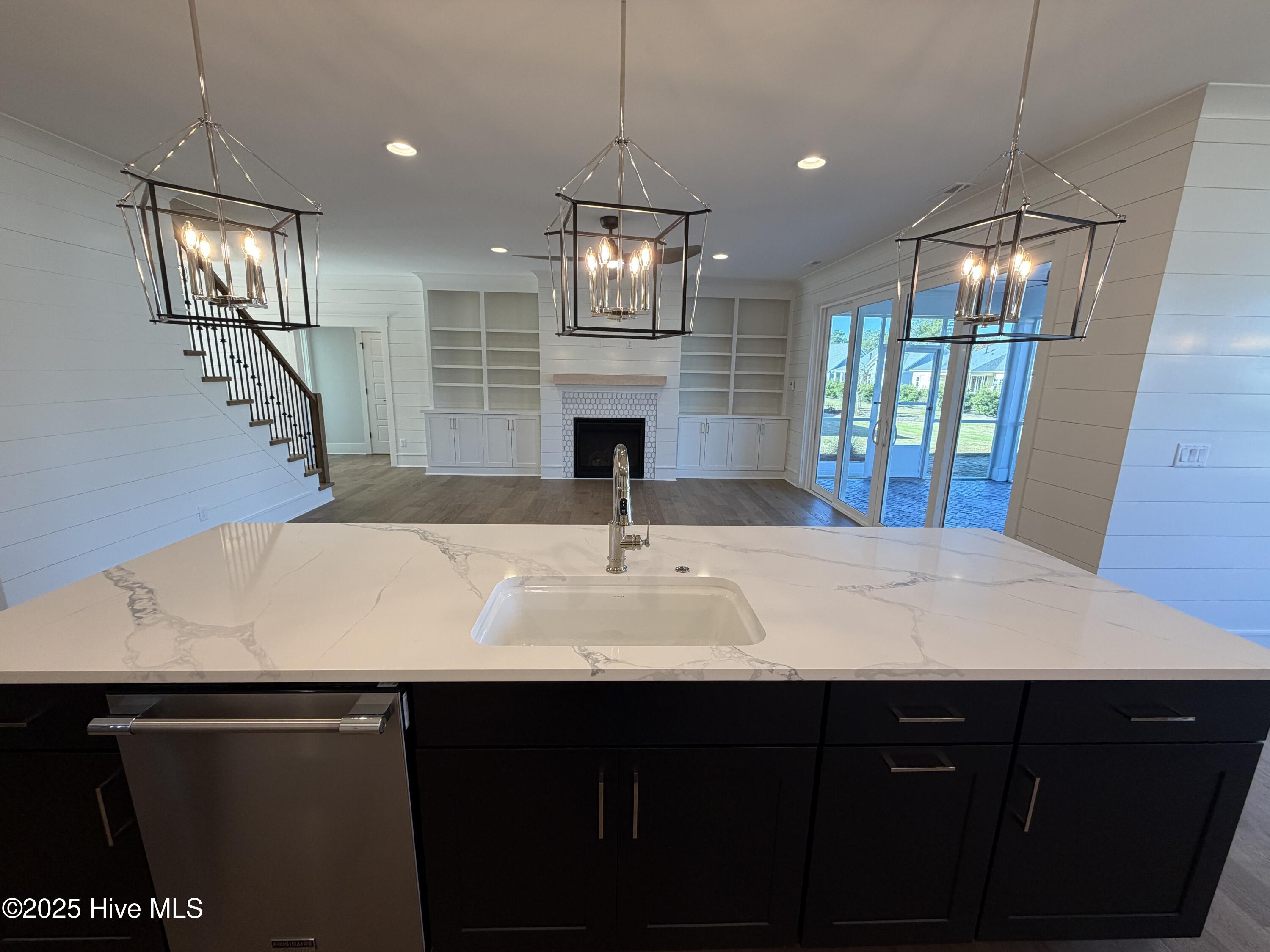 7354 Foxbriar Drive Property Photo 24